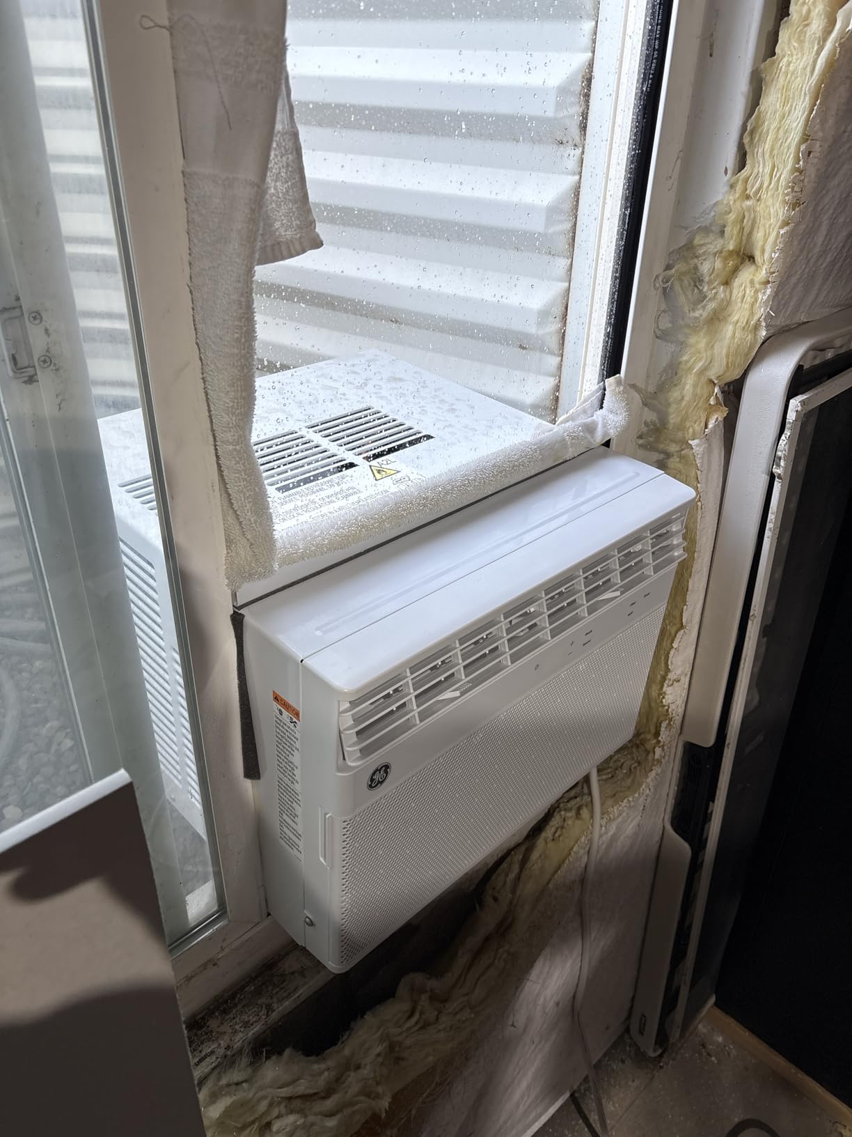 GE Window Air Conditioner 8,000 BTU for Rooms up to 350 sq ft., Wi-Fi Enabled, Energy-Efficient Cooling for Medium Rooms, Easy Install Kit, Control Using Remote or Smartphone App, White customer photo 2