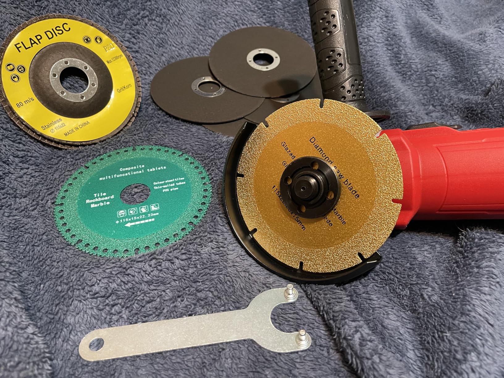 Angle Grinder 10 Amp, 4-1/2 inch Power Angle Grinder Tools with 13000 RPM, 1200W Small Angle Grinder for Cutting, Grinding, Polishing customer photo 2