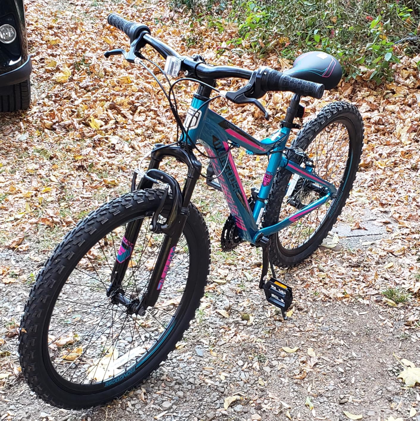 Mongoose Flatrock 29 Inch Mountain Bike, Aluminum Frame, Hardtail, Front Suspension customer photo 1
