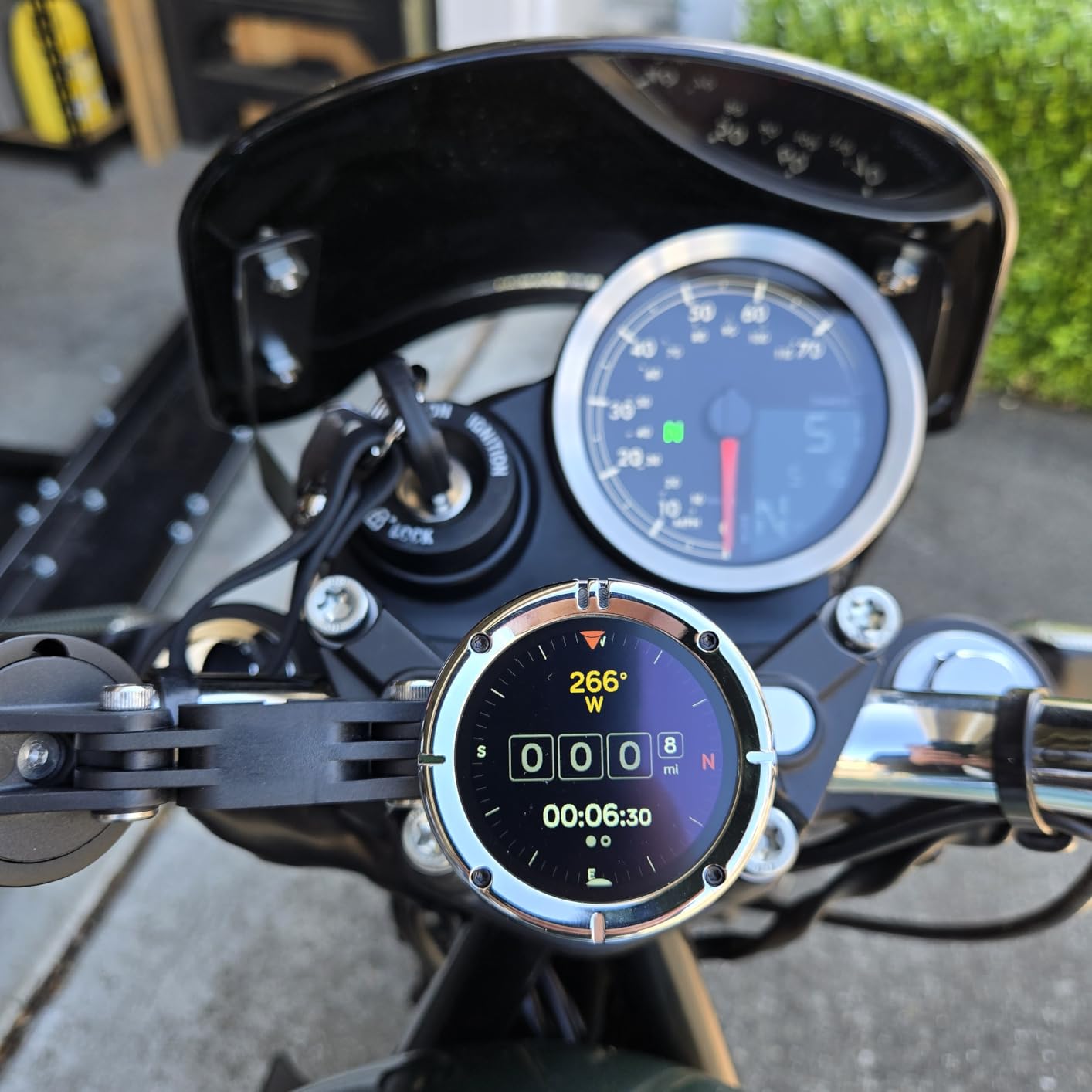 Beeline Moto II - Next Gen Motorcycle GPS Tracker | Compact Design, Waterproof Build, Simple Display & 14-Hour Battery | Glove Friendly Motorcycle Sat Nav Perfect for Adventure & Daily Commutes (Metal) customer photo 1
