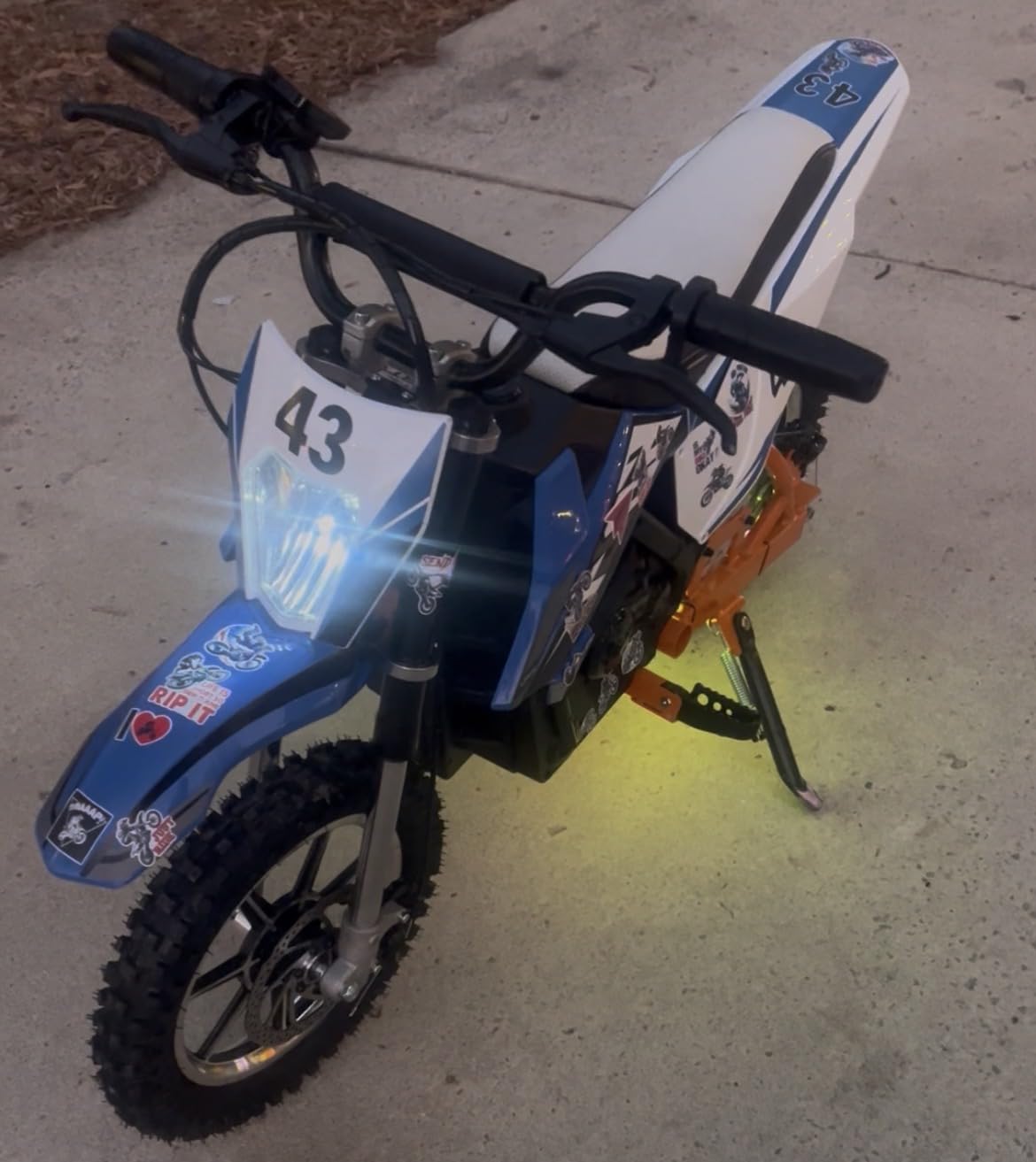 Blitzshark 36V 650W Kids Electric Dirt Bike, Off-Road Motocross Motorcycle with 17 MPH Max Speed, Dual Disc Brakes, Aluminum Wheels, Dual Suspension, Twist Grip Throttle, Rubber Tires, Leather Seat customer photo 1