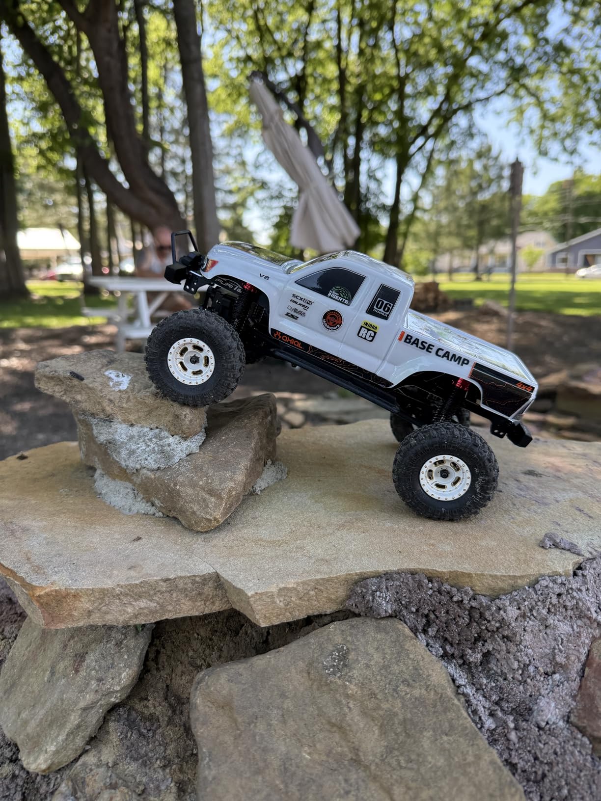 Axial RC Truck 1/24 SCX24 Base Camp 4x4 Rock Crawler Brushed RTR (Everything Needed to Run is Included) - White, AXI-1219T1 customer photo 2