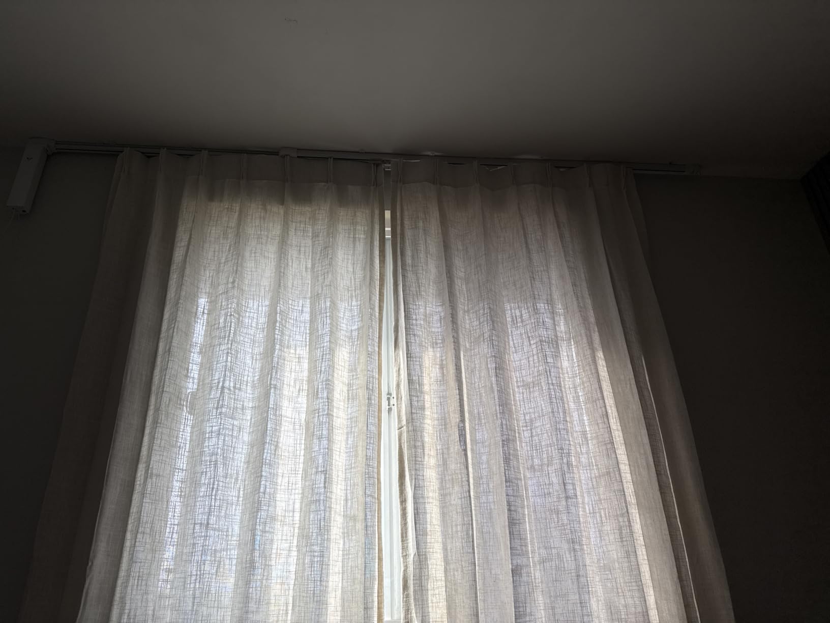 Osprey.Life Smart Motorized Curtain Track, 71-130in, No-Cut Adjustable Electric Rail, ~33dB Quiet Motor, Remote & App Control, Alexa, Google Assistant & Siri, Ceiling/Wall Mount (Center Opening) customer photo 1