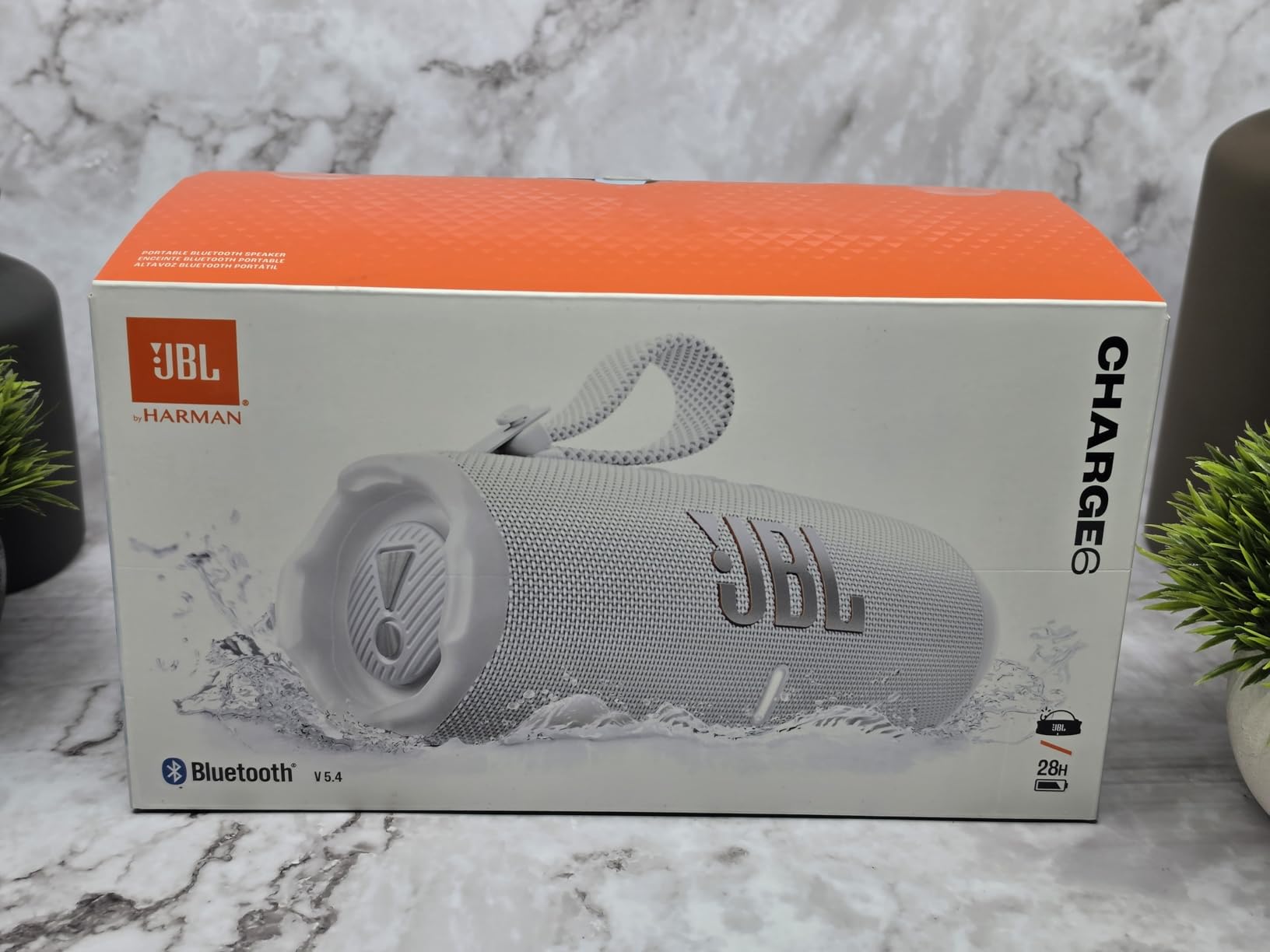 JBL Charge 6 - Portable Waterproof & Drop-Proof Bluetooth Speaker, Bold JBL Pro Sound with AI Sound Boost, 28Hrs Playtime customer photo 2