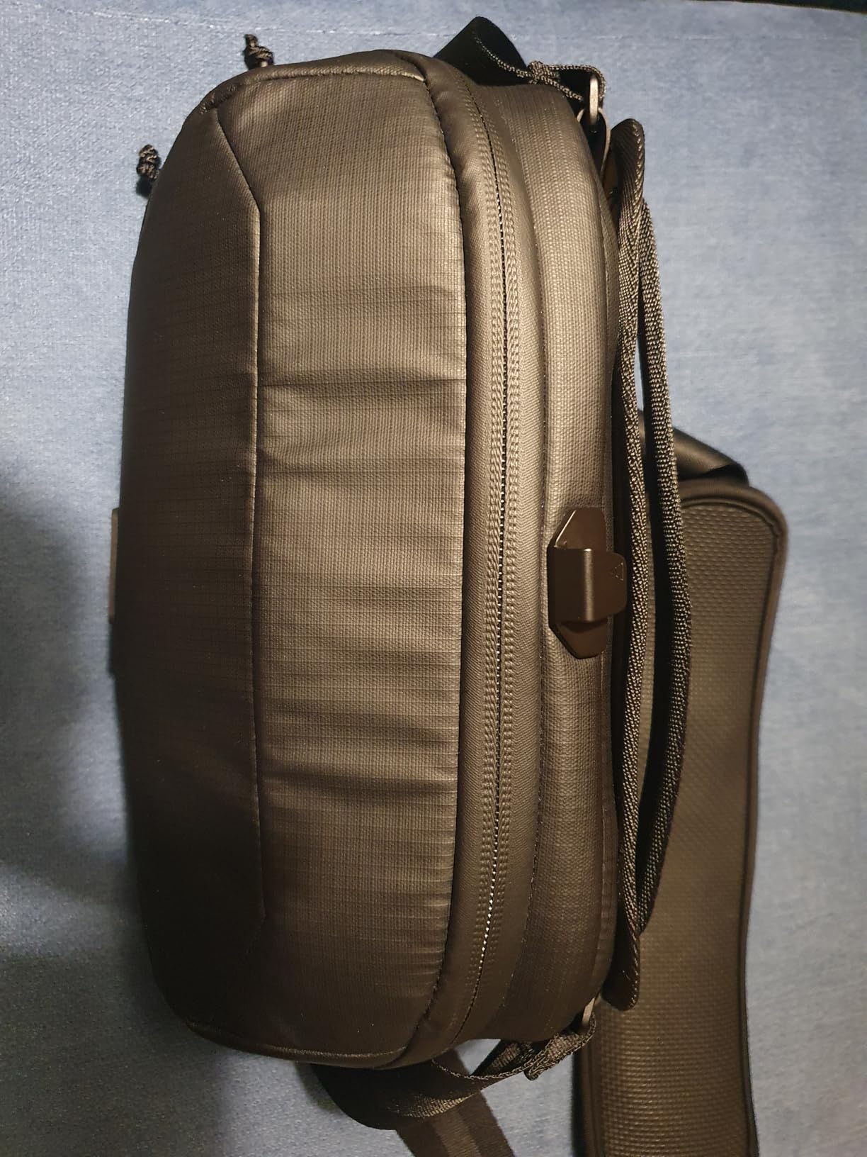 NOMATIC McKinnon Camera Messenger 13L: Versatile Camera Bag for Photographers with Quick Access, Secure Laptop Storage (Fits 14