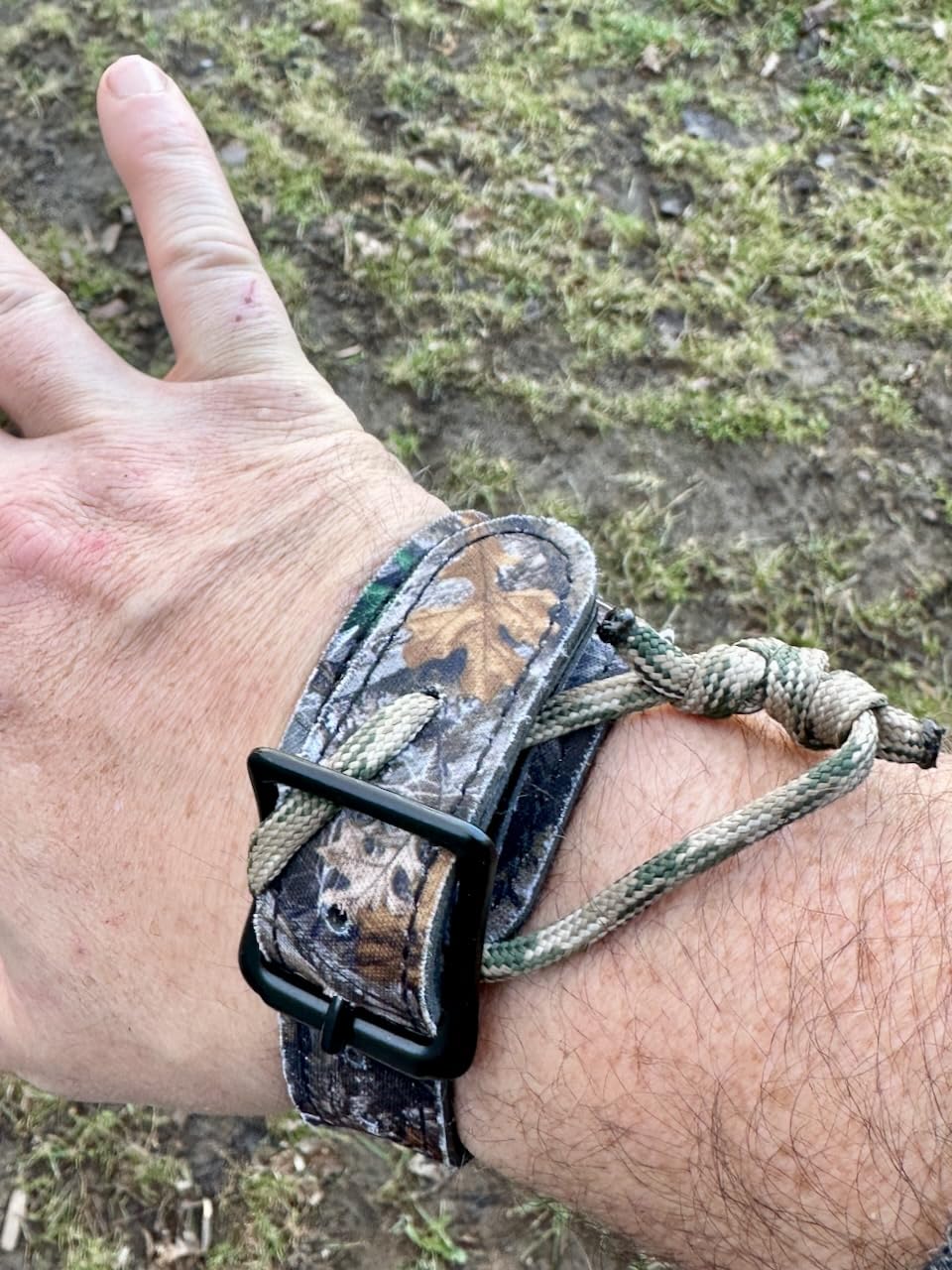 LWANO Archery Compound Bow Release Aids Trigger 360° Adjustable Wristband Release Aids for Adults Youth Kids Hunting Shooting Accessories customer photo 2