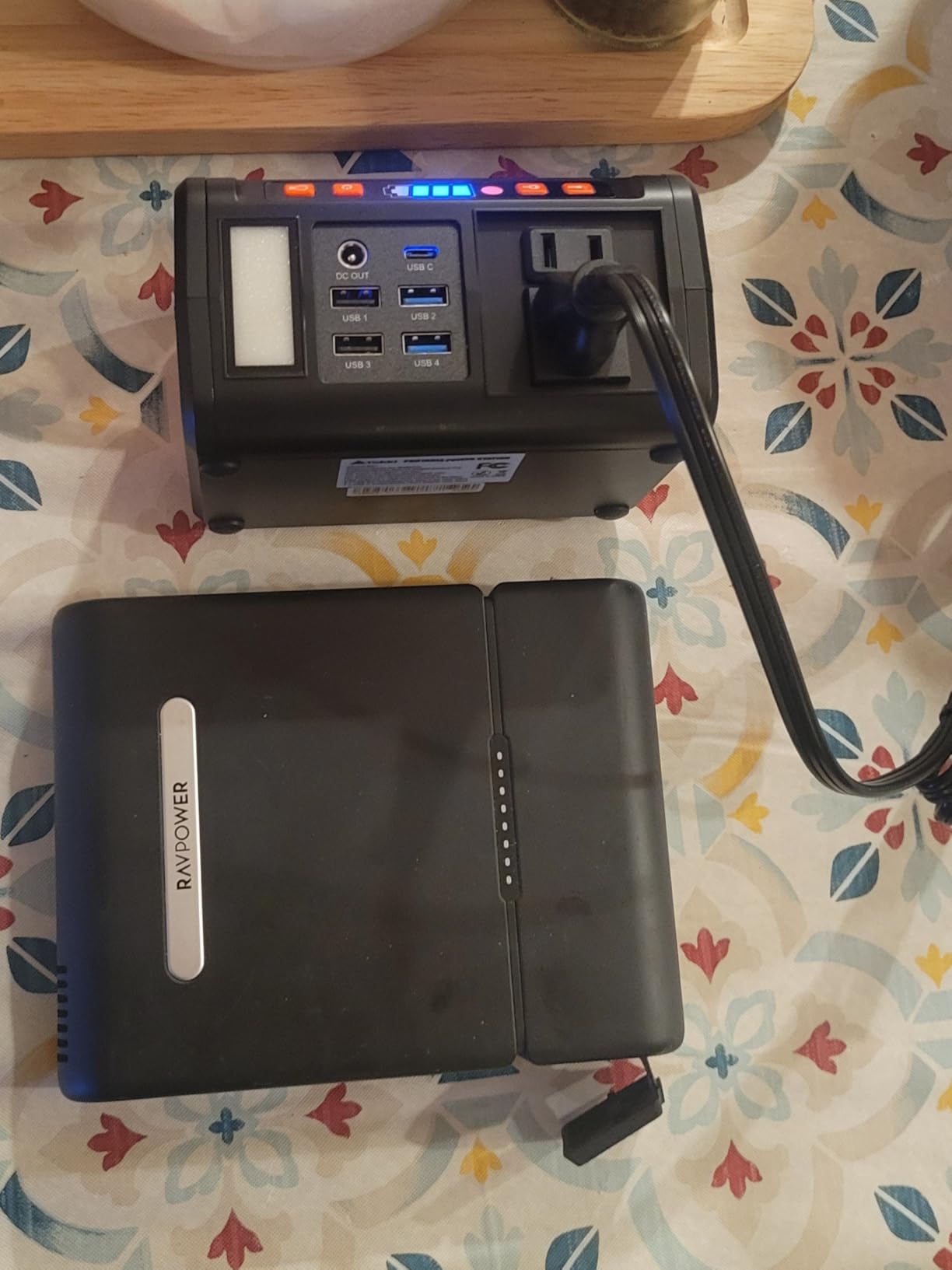 Takki Solar Generator 250W Portable Power Station with 40W Solar Panels 222Wh Pure Sine Wave Camping Lithium Battery Power Pack with AC 110V Outlet for Camping CPAP Home Use Emergency Outdoor customer photo 1