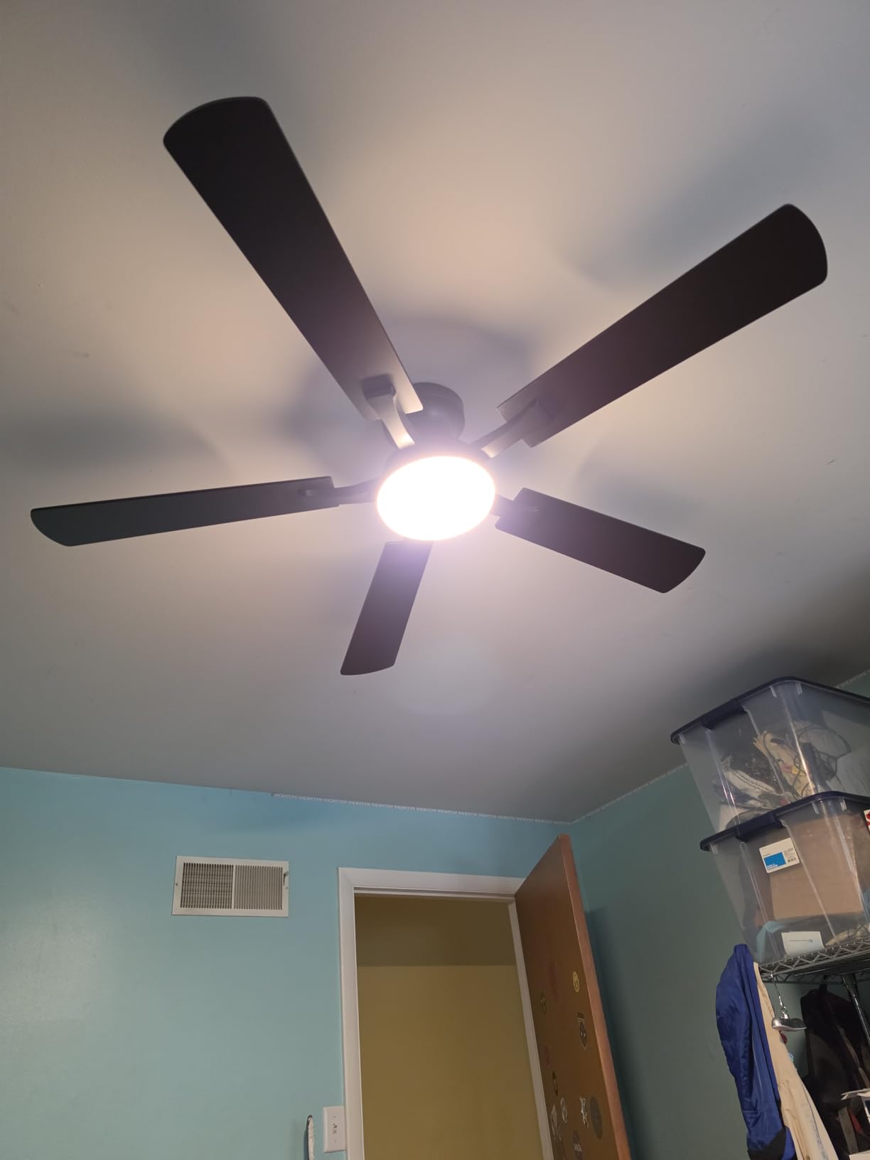 ZMISHIBO 52 Inch Ceiling Fan with Light, App&Remote Control, Flush Mount Low Profile, Dimmable 20W LED Light, Quiet Reversible Motor for Bedroom, Living Room, Apartment, Black customer photo 1