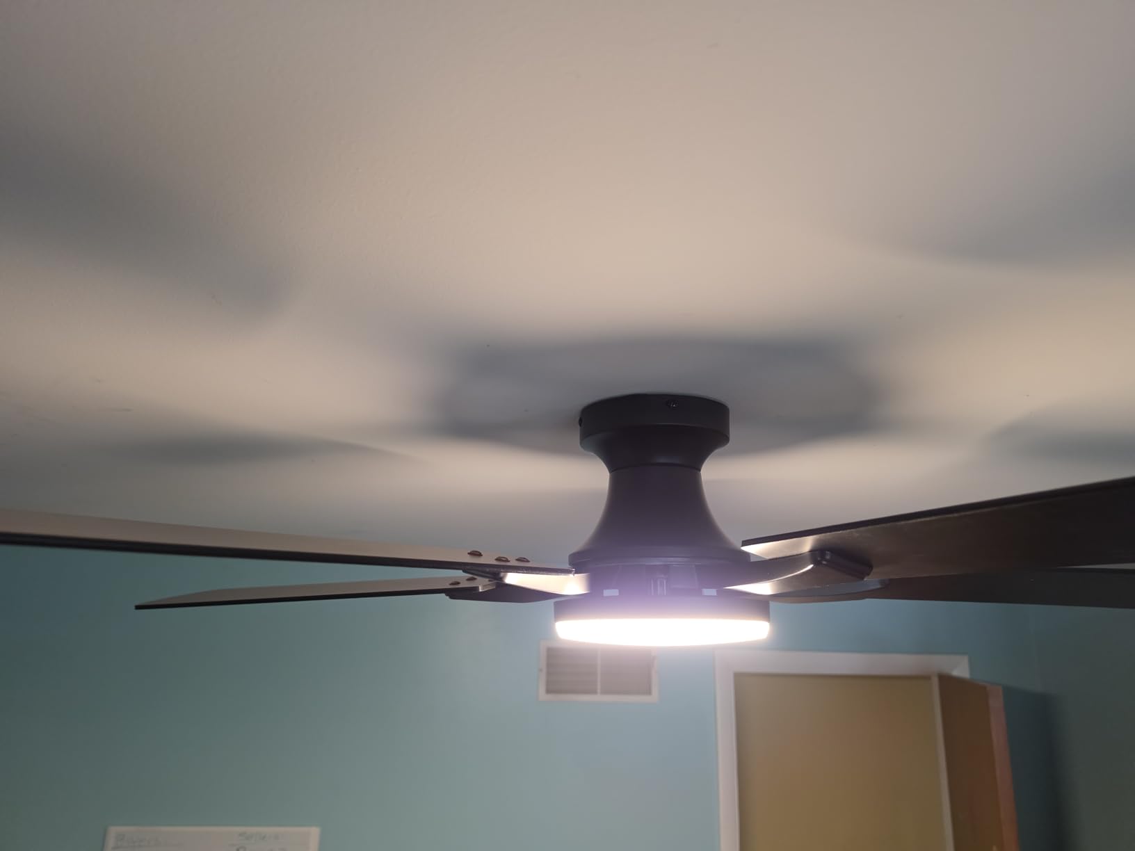 ZMISHIBO 52 Inch Ceiling Fan with Light, App&Remote Control, Flush Mount Low Profile, Dimmable 20W LED Light, Quiet Reversible Motor for Bedroom, Living Room, Apartment, Black customer photo 2