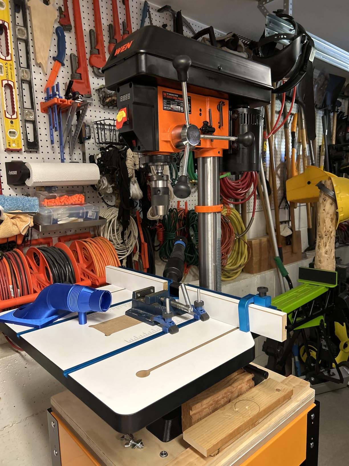 WEN 12-Inch Benchtop Drill Press, 6.2-Amp Variable Speed Motor with Cast Iron Construction, Laser and LED Work Light (DP1263V) customer photo 2