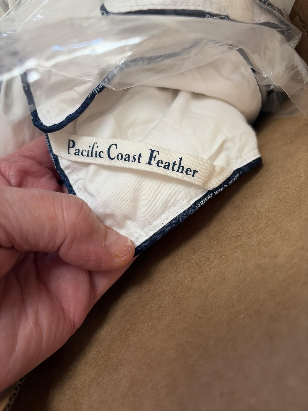 Pacific Coast Goose Feather Down Fiber Comforters Queen Size, Extra Fluffy White Duvet Insert, Ultra-Soft, Breathable, All Season Hotel Luxury Bedding Comforters, 8 Corner & Center Loops (90
