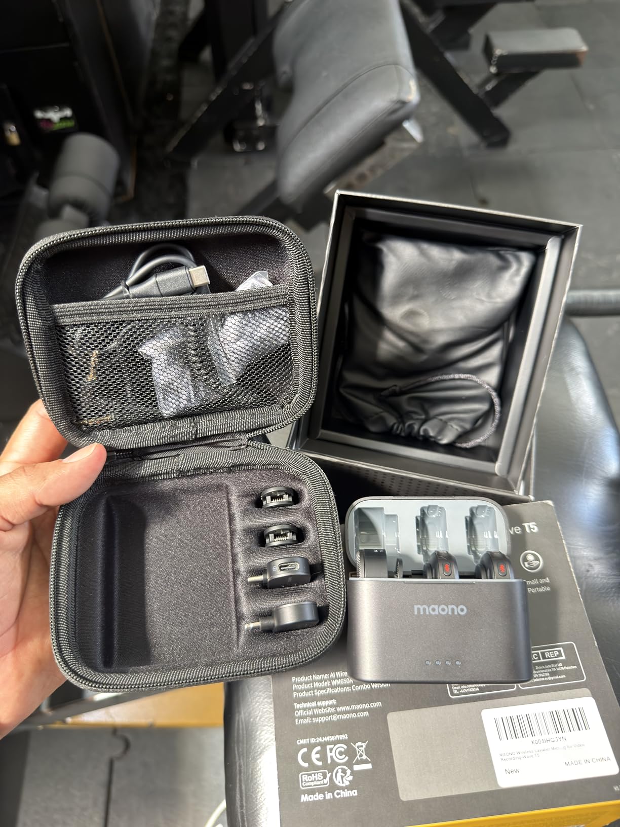 MAONO Wireless Lavalier Microphone for iPhone/Android/Camera/PC, Mini Lapel Mic with 48khz 24bit, AI Noise Cancellation customer photo 1