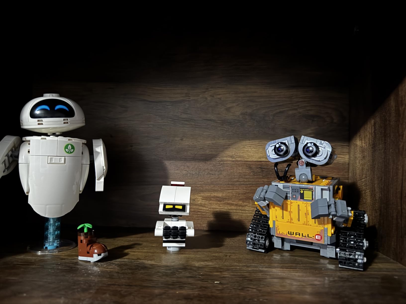 LEGO Disney & Pixar Wall-E & EVE Building Set for Adults, Ages 18+ - Home Office, Book Shelf, or Room Decor for Disney Fans - Gift Ideas for Men & Women - 43279 customer photo 1
