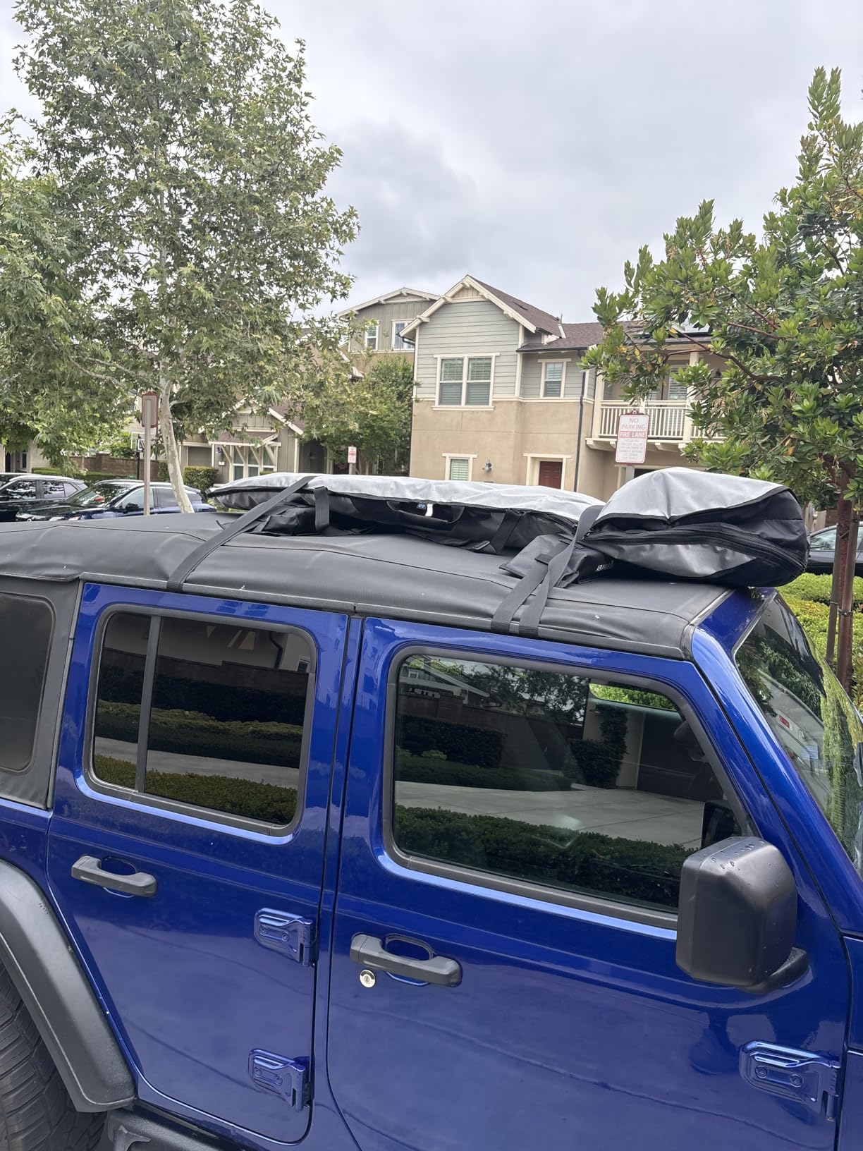 Abahub Soft Roof Rack Pads with 2 Tie Down Straps, 2 Tie Down Ropes, 2 Hood Loops and Storage Bag, for Surfboard, Kayak, Canoe, Heavy Duty Universal Car Roof Racks System customer photo 2