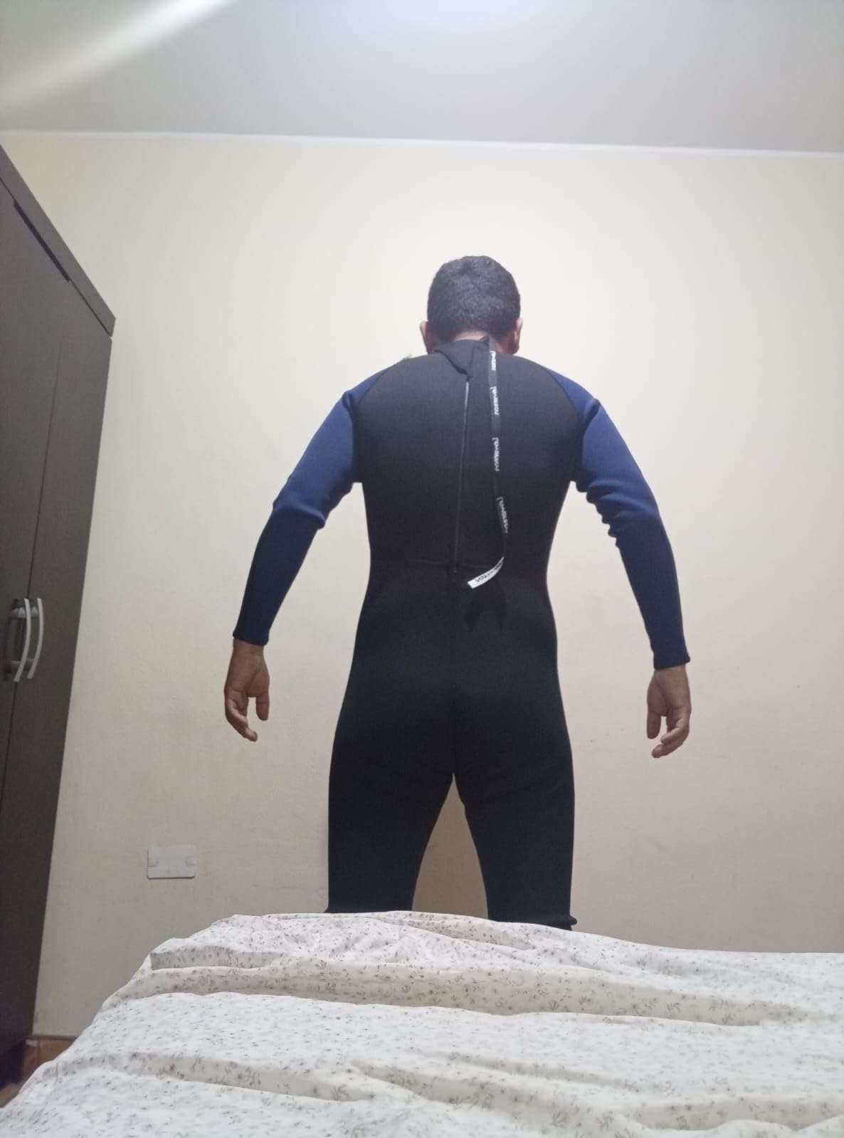 Lemorecn Men's Wetsuit 3/2mm and 5/4mm Full Wetsuits Front Zip for Diving Snorkeling Surfing Swimming customer photo 1