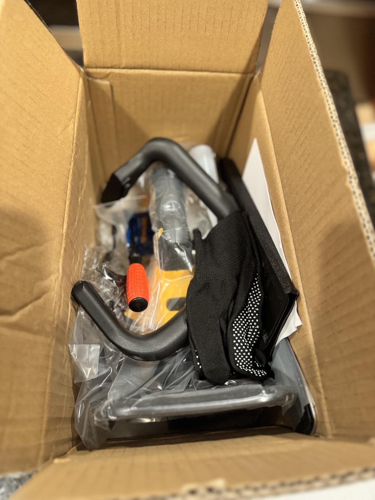 Cordless Mini Chainsaw Compatible with Dewalt 20V MAX Battery, 6 Inch & 8 Inch Small Electric Chainsaw Brushless, 2x 6'' + 2x 8'' Chains, Auto Oiler, Handheld Pruning Tree Saw (Tool Only) customer photo 2