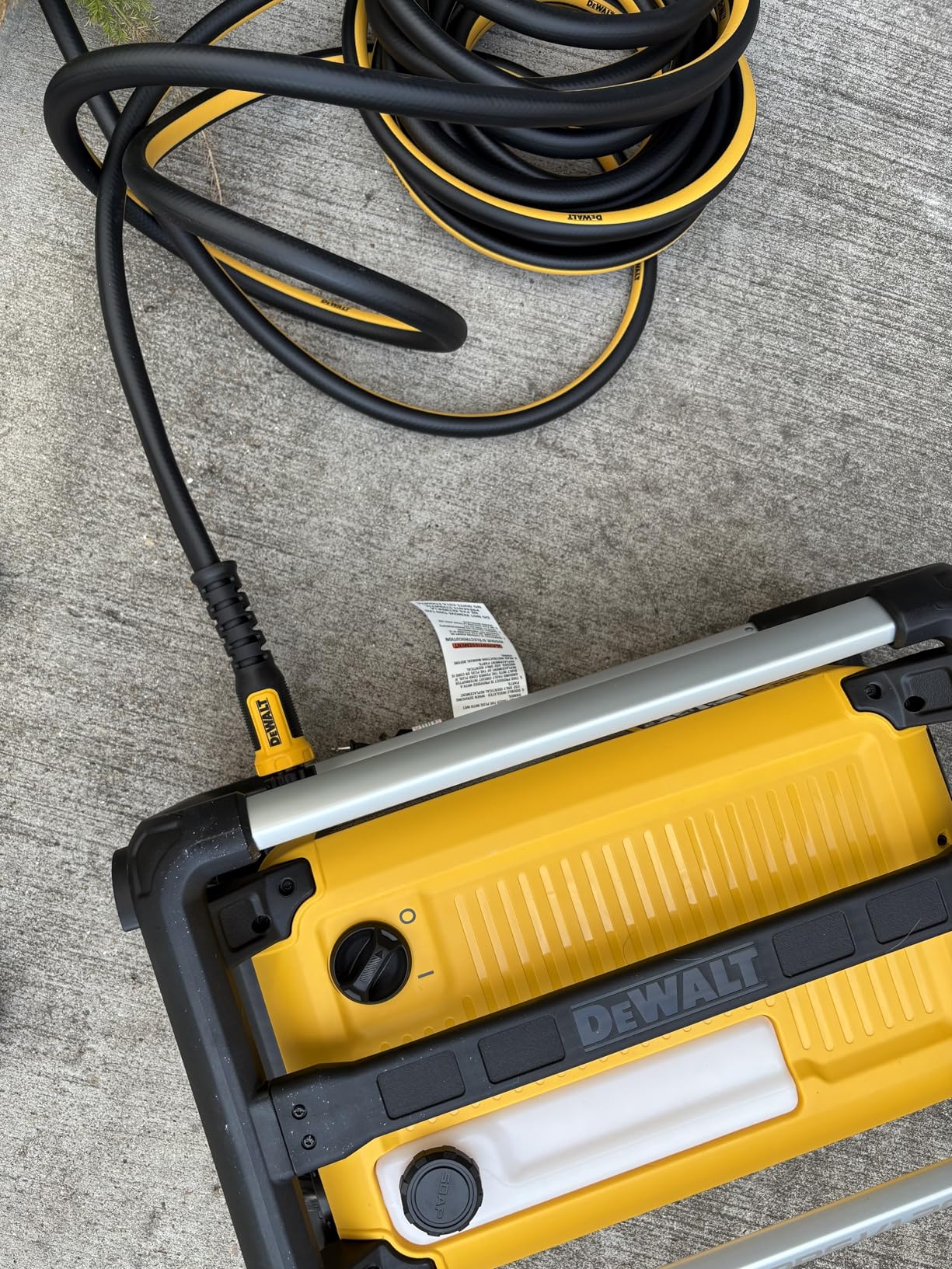 DEWALT Professional Grade Heavy Duty Garden Hose 100 Feet x 5/8 Inch customer photo 2