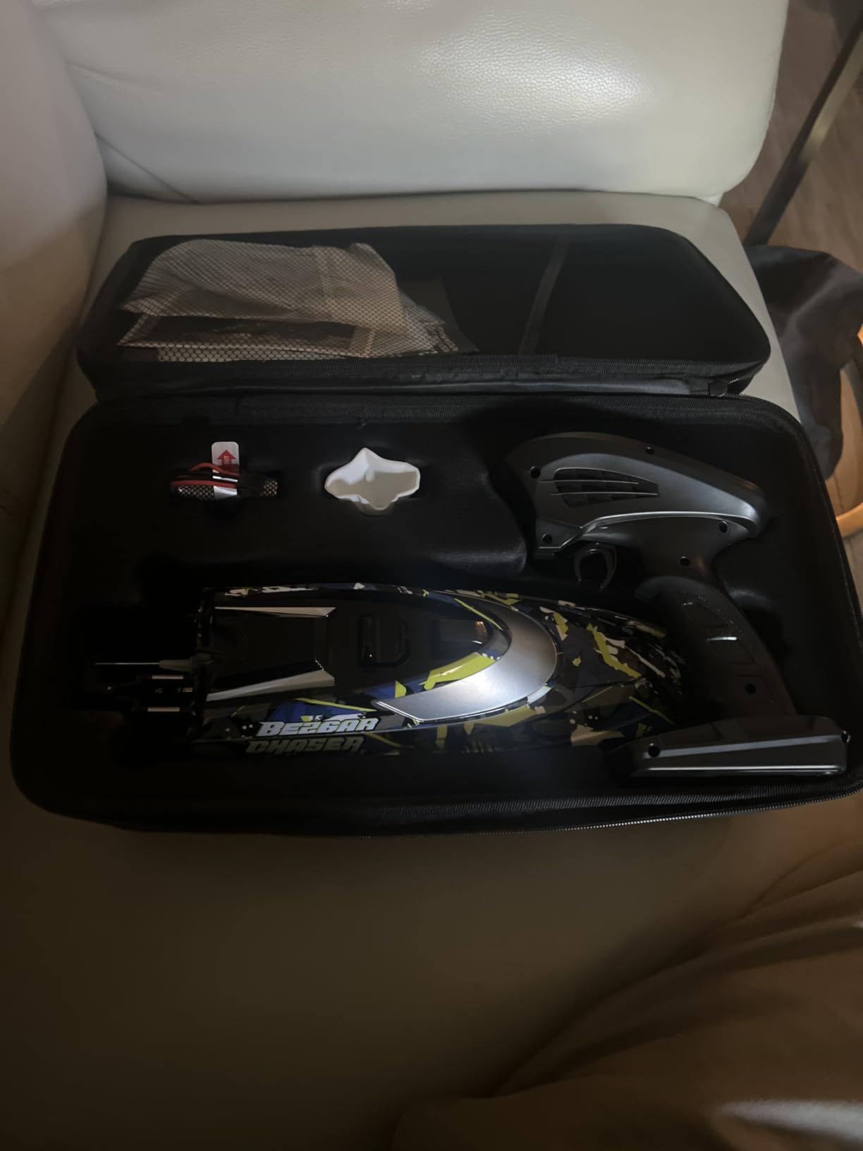 BEZGAR RC Boat, 14 inch Remote Control Boat - Self-righting, 40 Min Dual-Battery, 32 KPH Fast RC Boats for Kids & Adults with LED Lights for Pool, Lake, Ocean, Waterproof & Suitcase customer photo 2