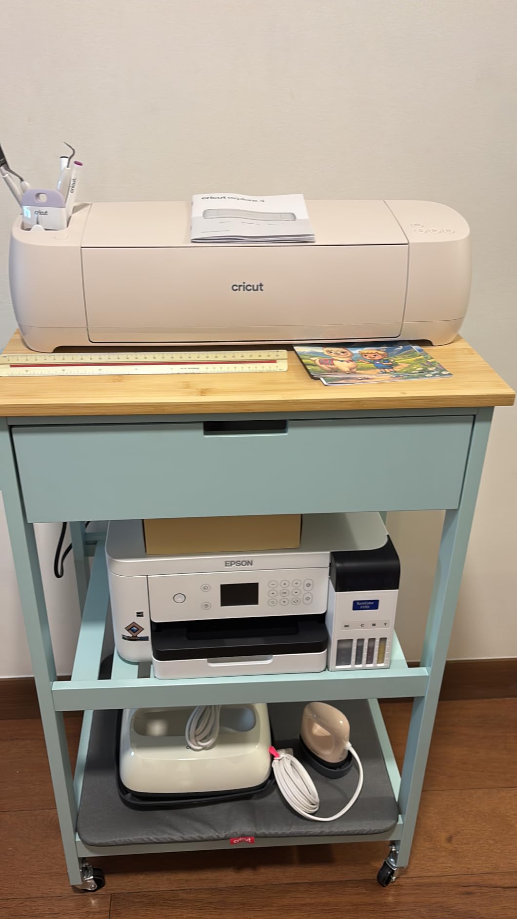 Cricut Explore 4 - Smart Cutting Machine (Seashell) | Engagement Bundle - Includes Smart Vinyl, Cardstock, Transfer Tape, Iron On HTV, Mat, Pens, Tool Kit, & 30 Images in Design Space App customer photo 2