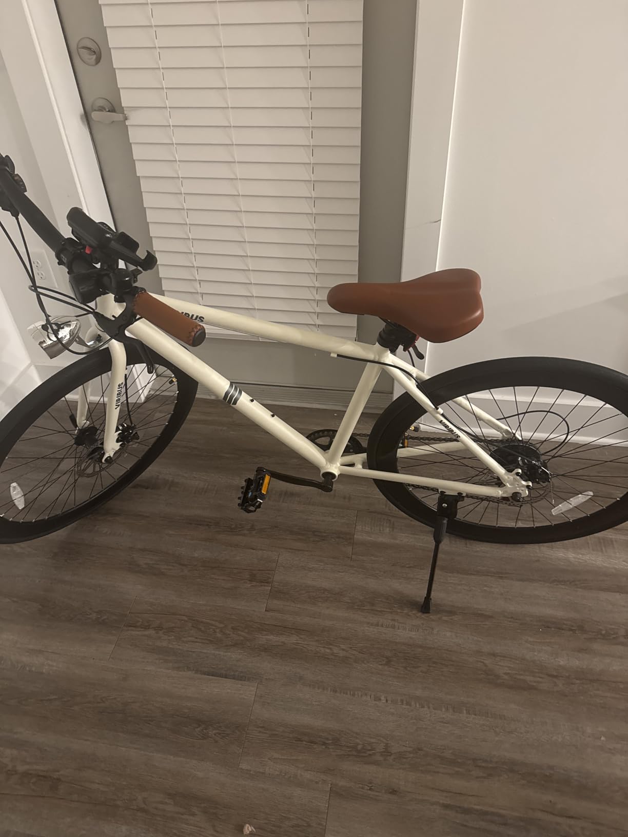 VIRIBUS Hybrid Bikes, 28 inch Mens Hybrid Bicycle 7 Speed with Lightweight Aluminum Frame & Disc Brakes, 700C Retro Vintage Adult Bike for Tall Men & City Commuters 85% Pre-Assembled customer photo 1
