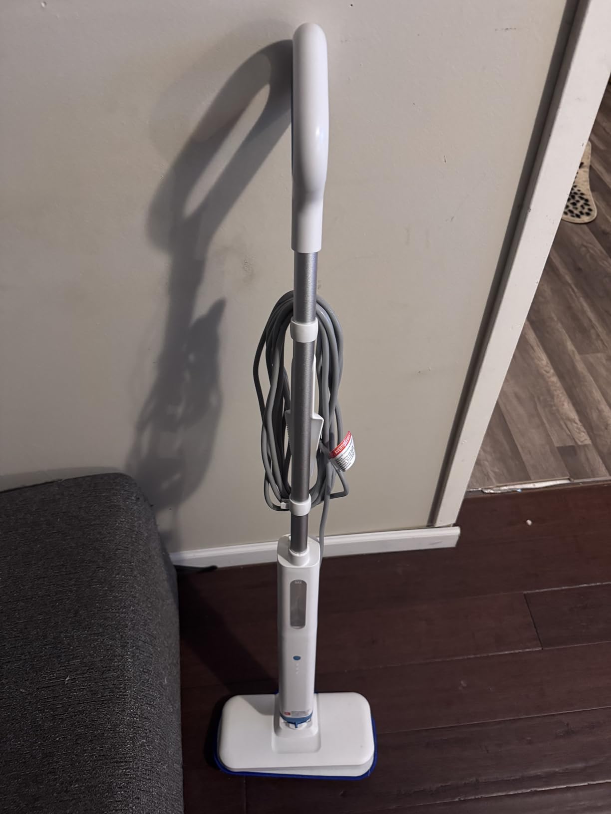 Amazon Basics Steam Mop for All Sealed Hard Floors, Heats Up in 30 Seconds, Chemical-Free Cleaning, 3 Washable Pads, 20-Foot Cord, White customer photo 1