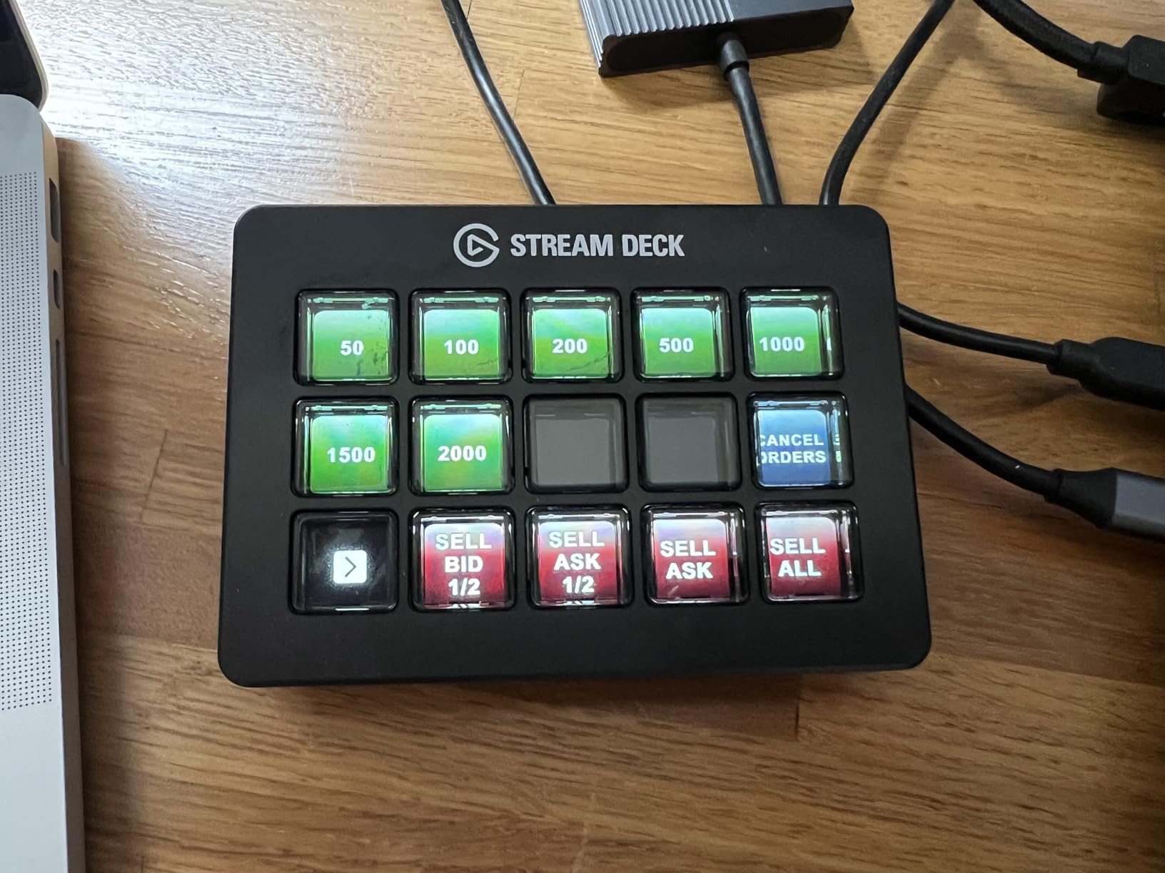 Stream Deck Scissor Keys-Workflow Controller with Customizable Macro Keys for OBS, Twitch, Discord, Teams, Photoshop, and More-USB-C, Windows 10, macOS 13 or Later customer photo 1