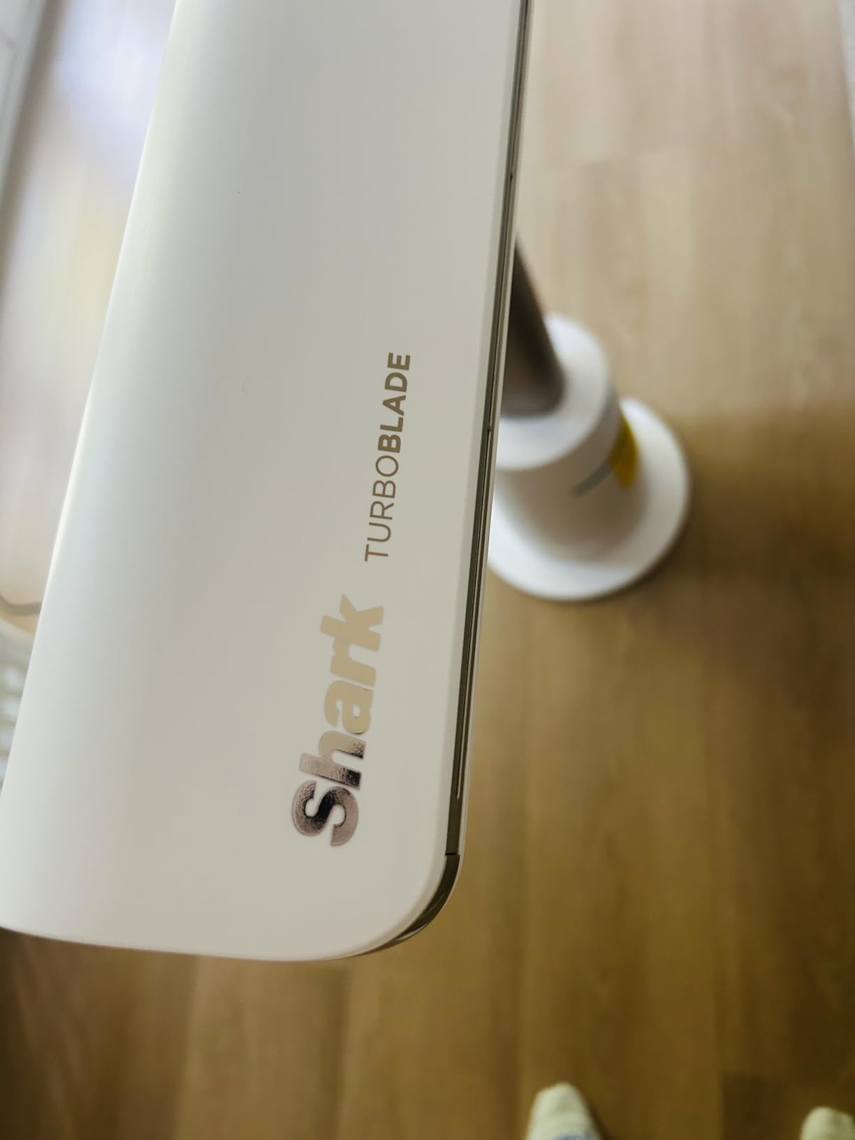 Shark TurboBlade Fan-Ultra-customizable bladeless tower fan, pivots, twists, oscillates 180°, circulates and propels air, 10 noise levels + 10 speeds, easy to clean, dove, TF202SWH customer photo 2