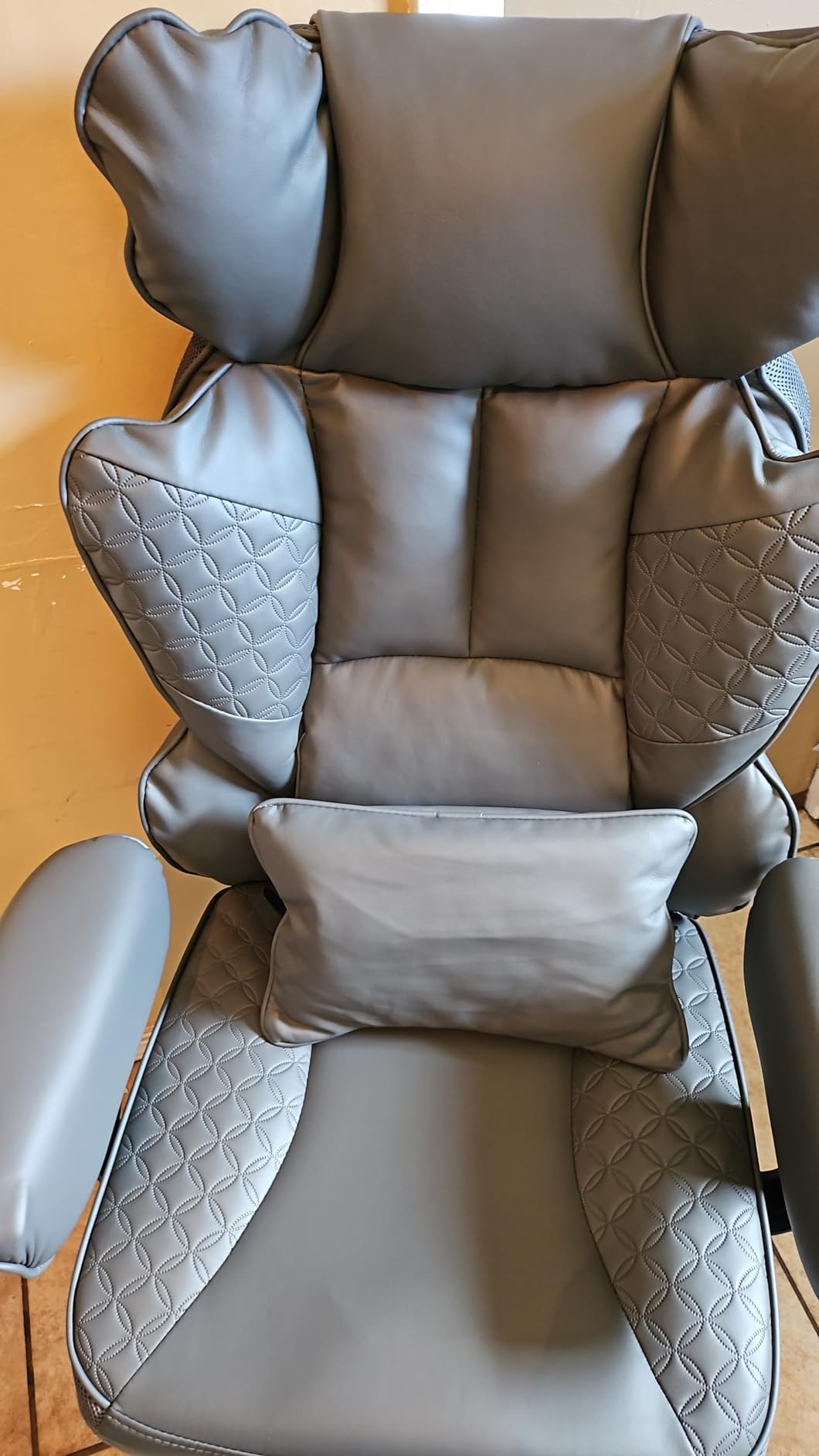 COMHOMA Big and Tall Office Chair Heavy Duty Wide Ergonomic Gaming Chair with Deluxe Embossing Designed Leather with Foot Rest,150°Reclining Adjustable Armrests Pocket Spring Back Support and Pillow customer photo 1