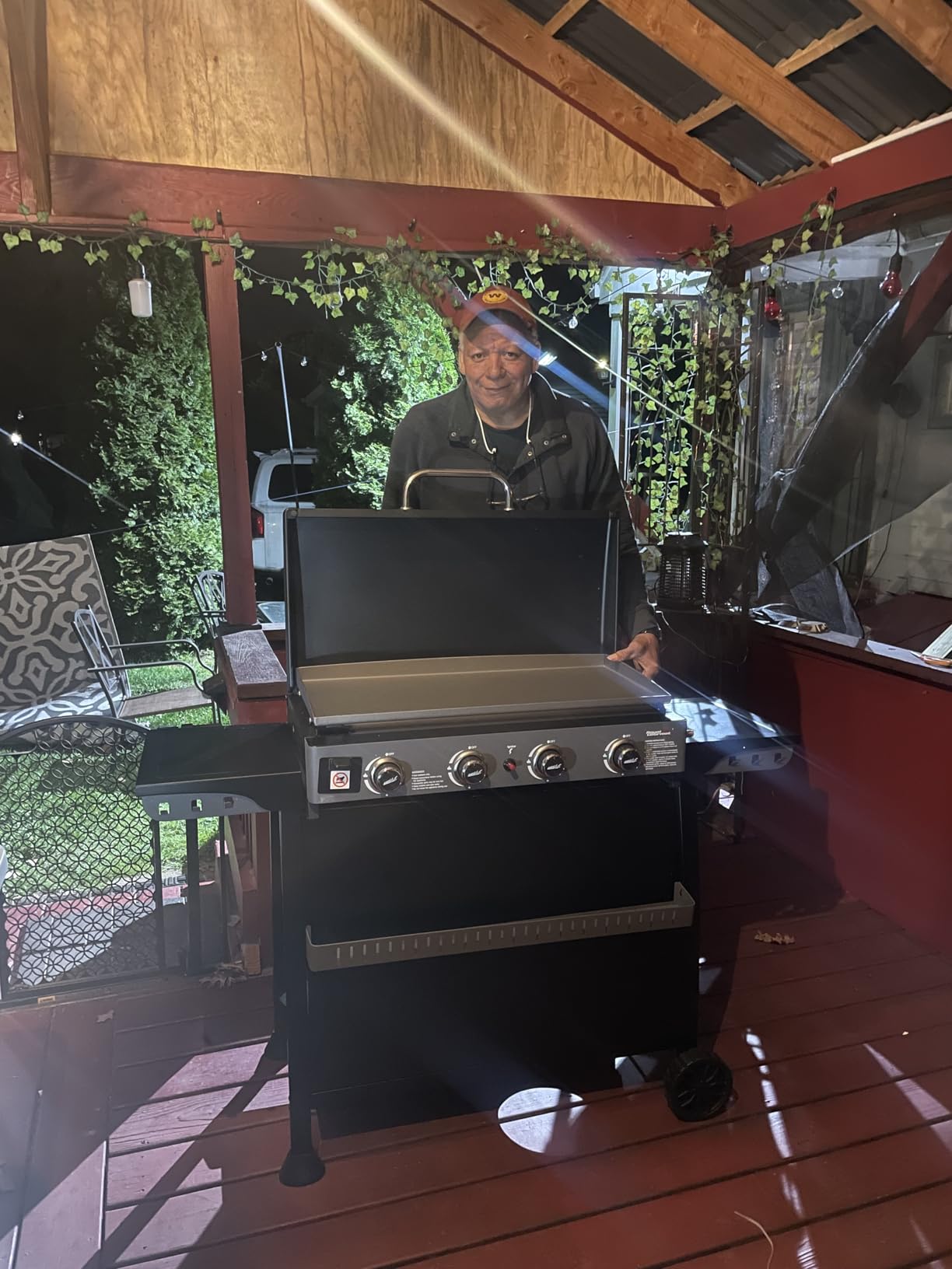 Royal Gourmet PD4001 4 Burner Propane Gas Griddle with Removable Standing Cart, Convertible to Tabletop Design, Flat Top Grill with Hood for Camping, Tailgating, Backyard, Black customer photo 2