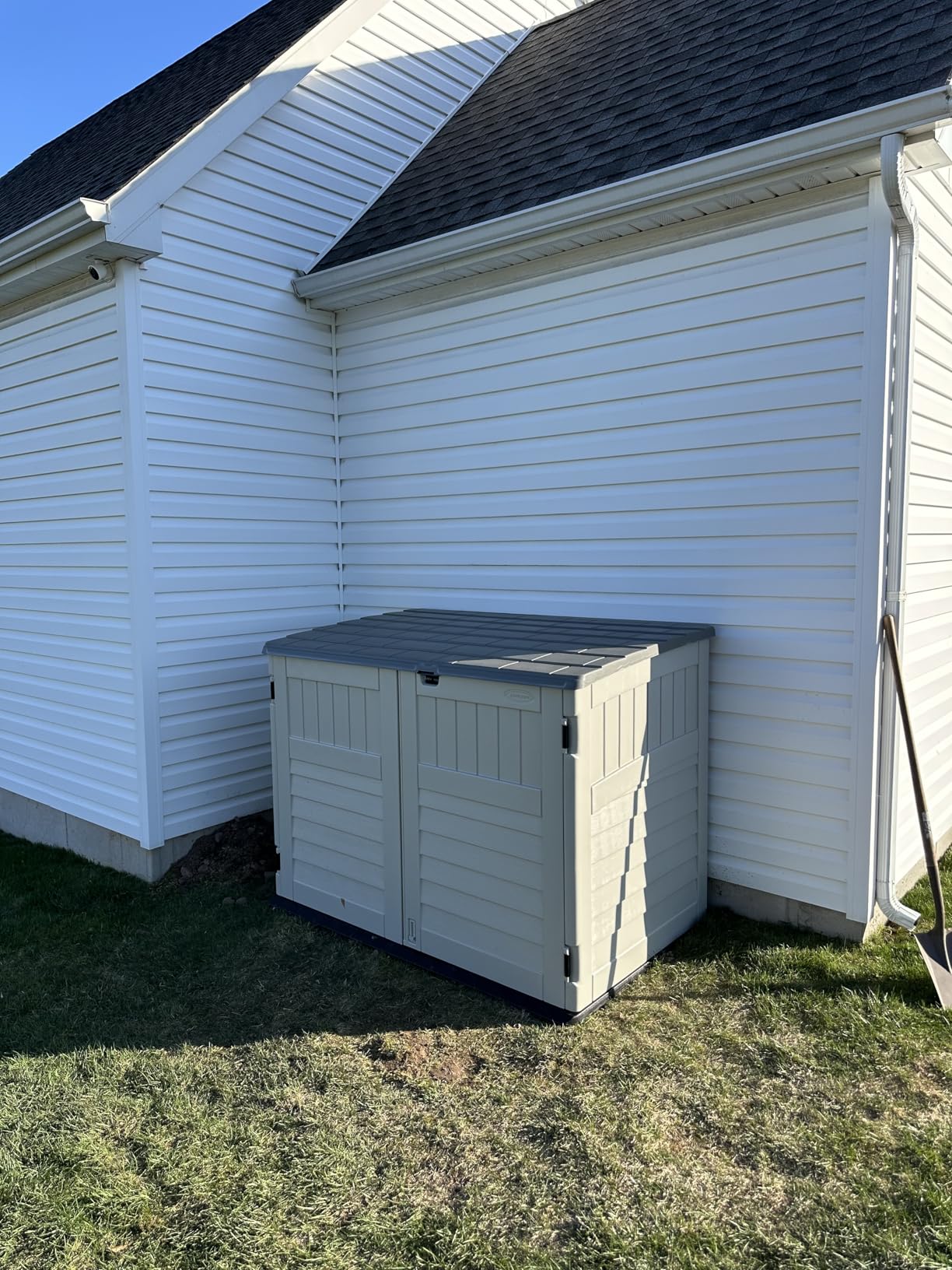 Suncast 5.9 ft. x 3.7 ft Horizontal Stow-Away Storage Shed - Natural Wood-Like Outdoor Storage for Trash Cans and Yard Tools - All-Weather Resin, Hinged Lid, Reinforced Floor - Made in The USA customer photo 2