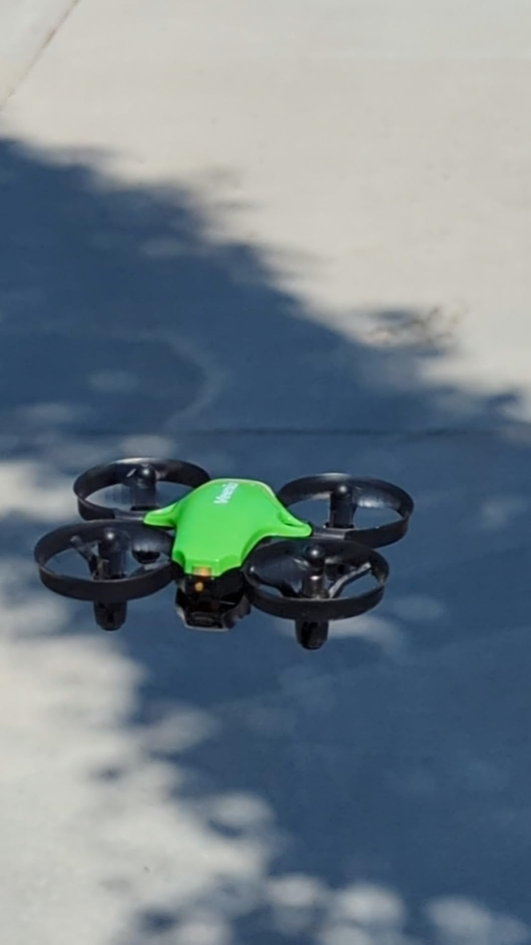V995 Mini Drone for Kids and Beginners, Indoor Outdoor Quadcopter Plane for Boys Girls with 3D Flips,360 Degree Rotation,Circle Fly,Auto Hover, Headless Mode and 3 Batteries,Gift for Boys and Girls customer photo 1