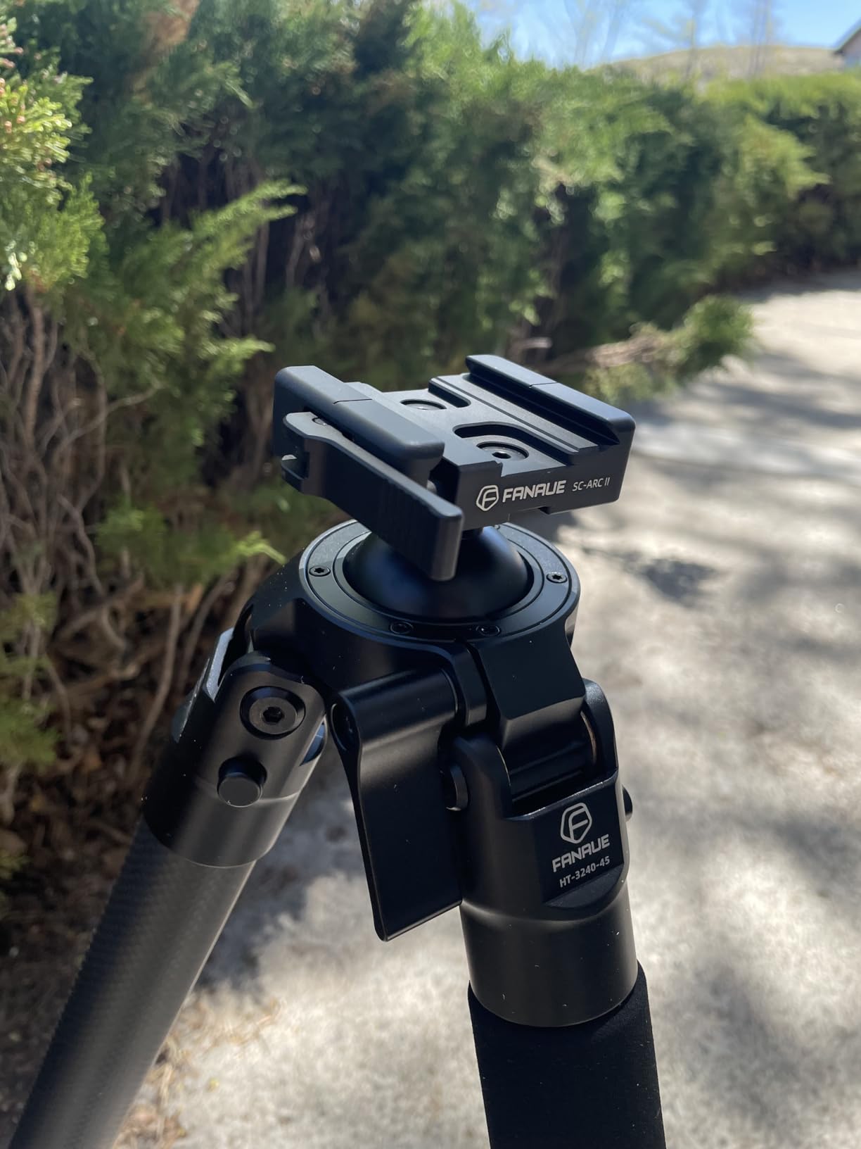 FANAUE Carbon Fiber Tripod for Hunting with Quick-Release Arca-Swiss Mount System, Shooting Tripod customer photo 1