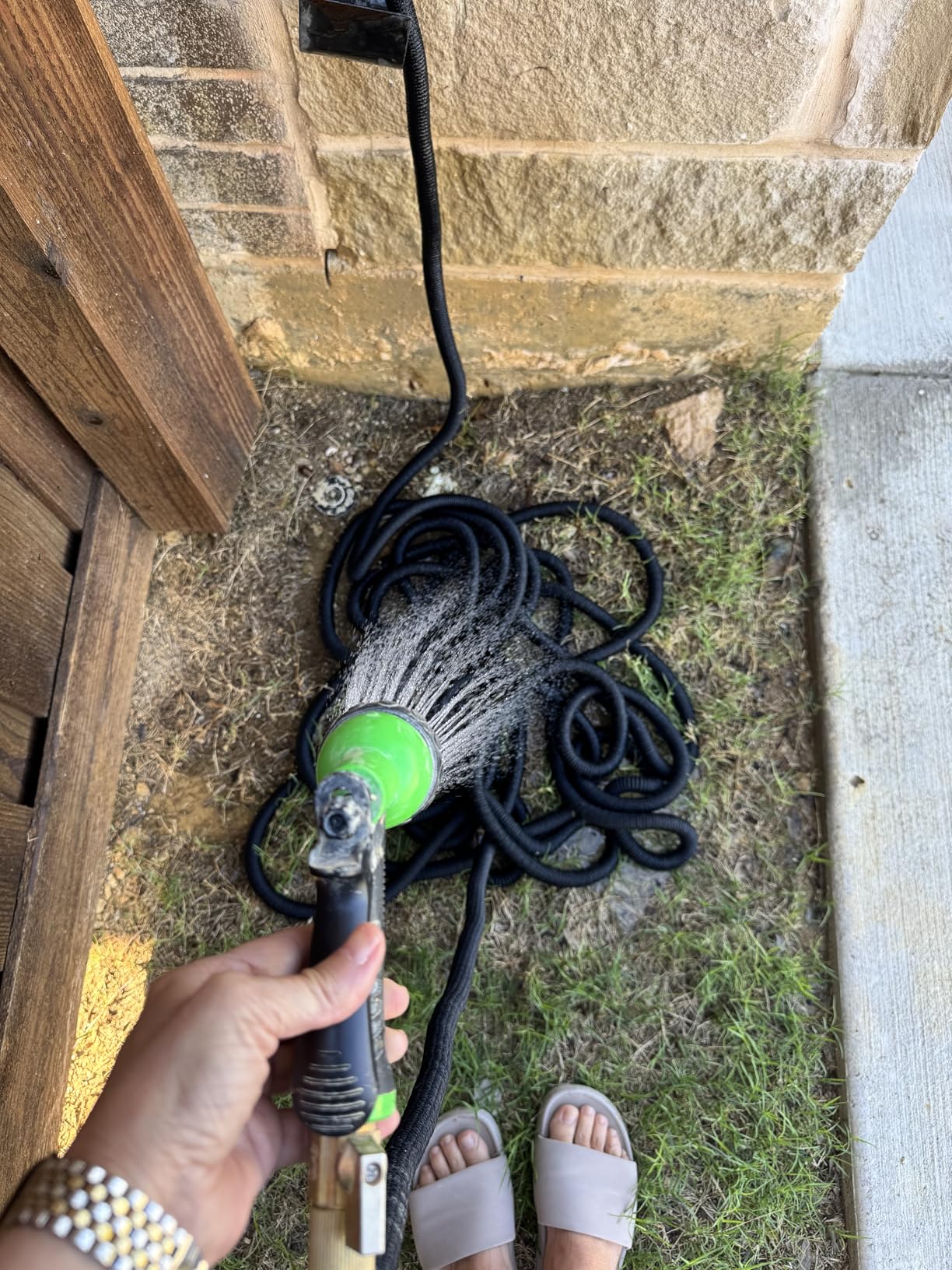 Flexi Hose Expandable Garden Hose with 8 Function Nozzle, 100FT - Lightweight Retractable Garden Hose, Water Hose - No-Kink Flexibility, 3/4 Inch Solid Brass Fittings and Double Latex Core customer photo 2