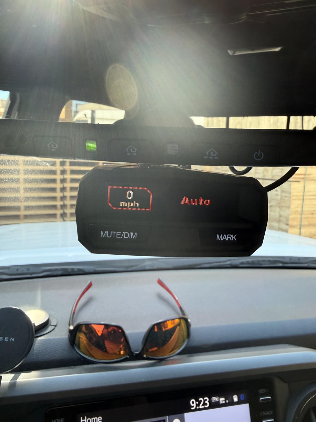 Uniden R4W Extreme Long-Range Laser/Radar Detector, Record Shattering Performance, 360° Awareness, Built-in GPS, Wi-Fi, Bluetooth, Voice Alerts, Red Light & Speed Cameras, R/TACH App customer photo 1