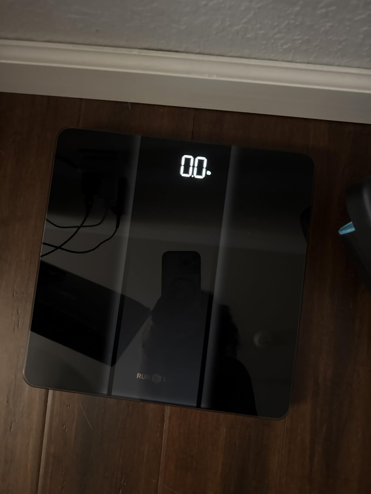 RunStar Digital Bathroom Scale for Body Weight with High Precision, Clear LED Backlight Display, Accurate Scale with 6mm Tempered Glass, 400lb customer photo 2