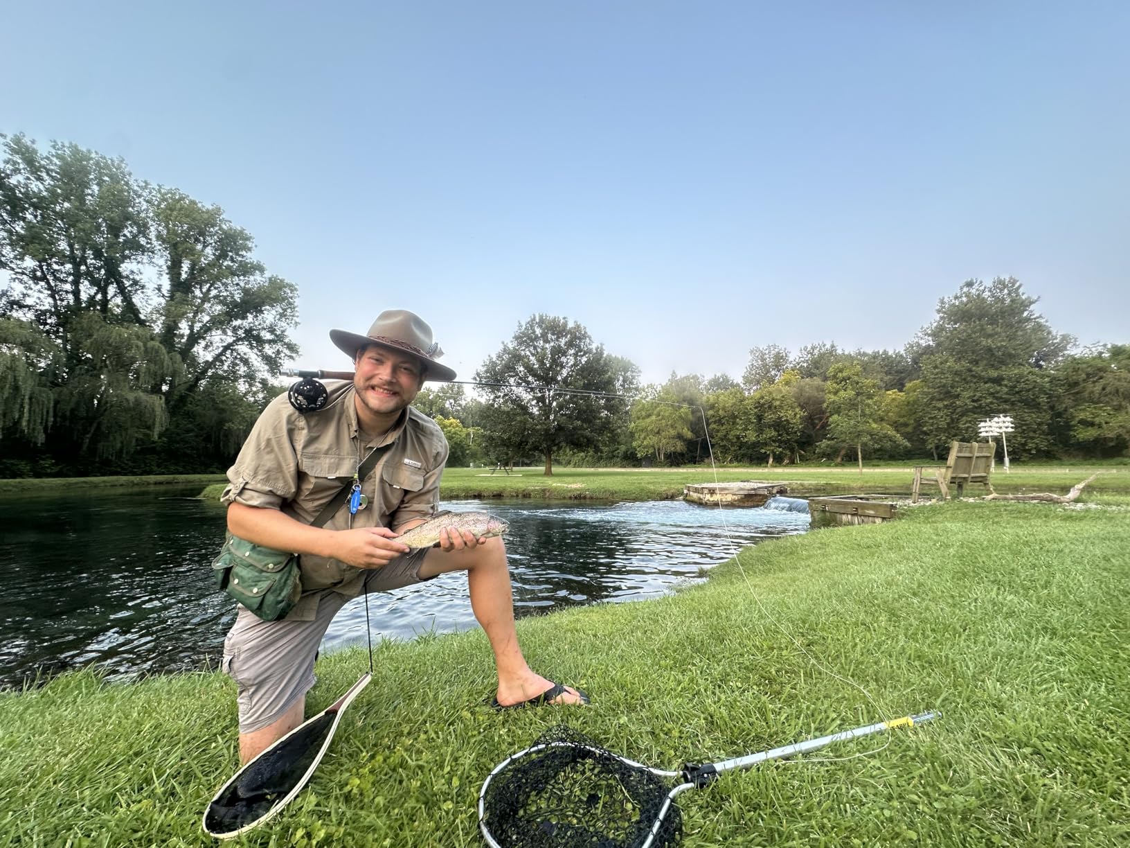 Maxcatch Extreme-X Fly Fishing Rod and Reel Combo, 3-8wt Complete Starter Fishing Outfit with Fly Box, Flies, Rod Clip Holder, Rod Case, Extra Tip Section customer photo 1