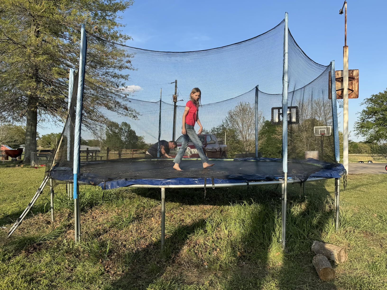 Zupapa 1800LBS Capacity No-Gap Design 16 15 14 12FT Trampoline with Safety Enclosure Net and Non-Slip Ladder 10-Year Quality Assurance Perfect for Kids Family Outdoor Backyard Fun customer photo 1