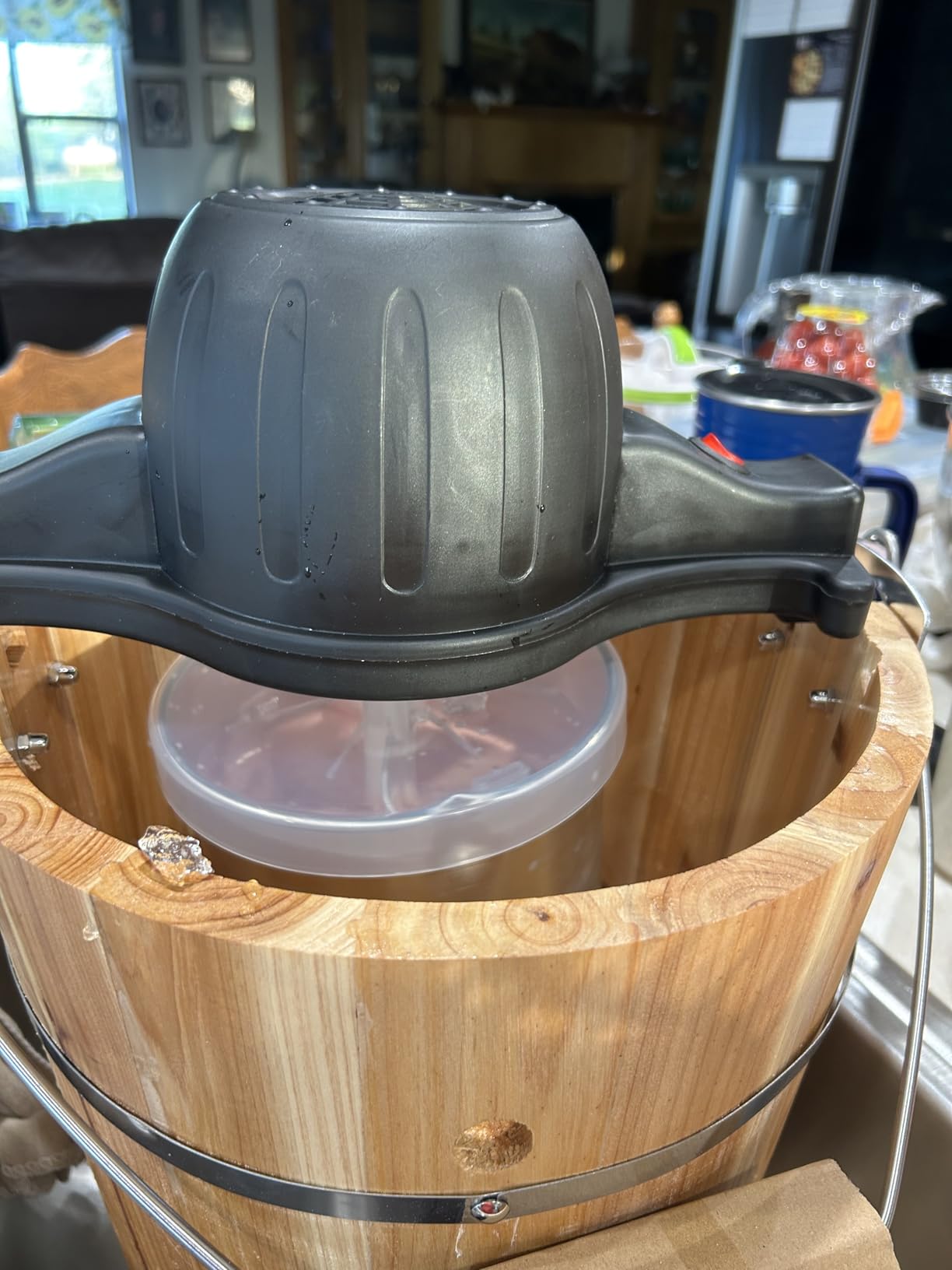 Elite Gourmet 4Qt Electric Ice Cream Maker EIM350 Delicious Homemade Ice Cream, Gelato, Sorbet, Frozen Yogurt, 4Qt Aluminum Freezing Cannister, Durable Plastic Ice Bucket, Powerful 50W, Periwinkle customer photo 2