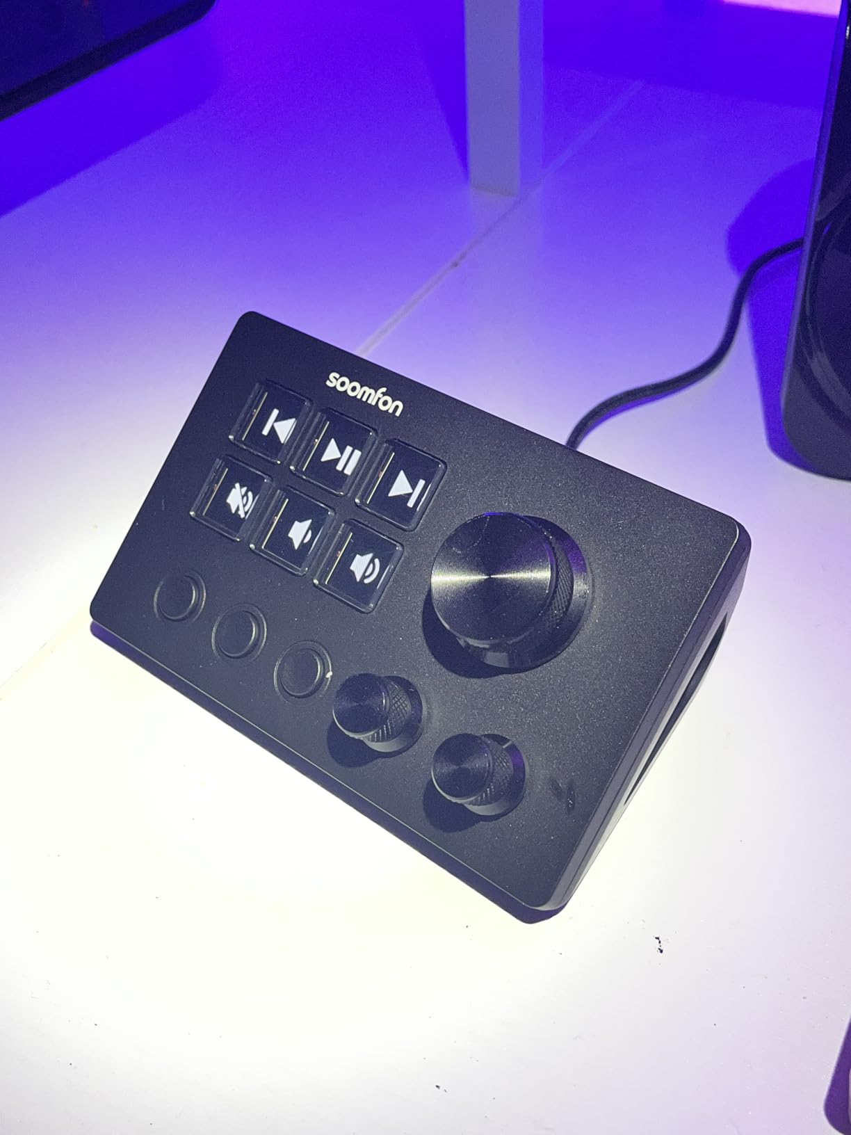 Stream Controller SE Stream Control Deck with 6 Customizable LCD Macro Keys to Trigger Actions in OBS Twitch YouTube for Content Creators Streaming Gaming Compatible with PC & Mac customer photo 1