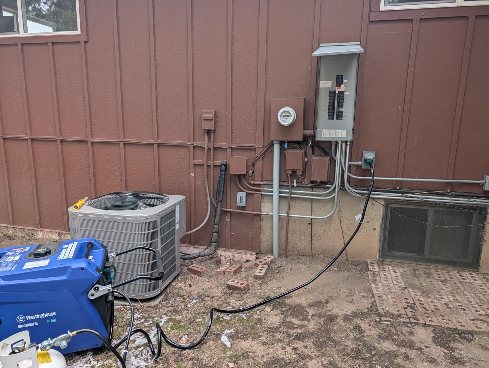 Westinghouse 12000 Peak Watt Tri-Fuel Portable Inverter Generator customer photo 2
