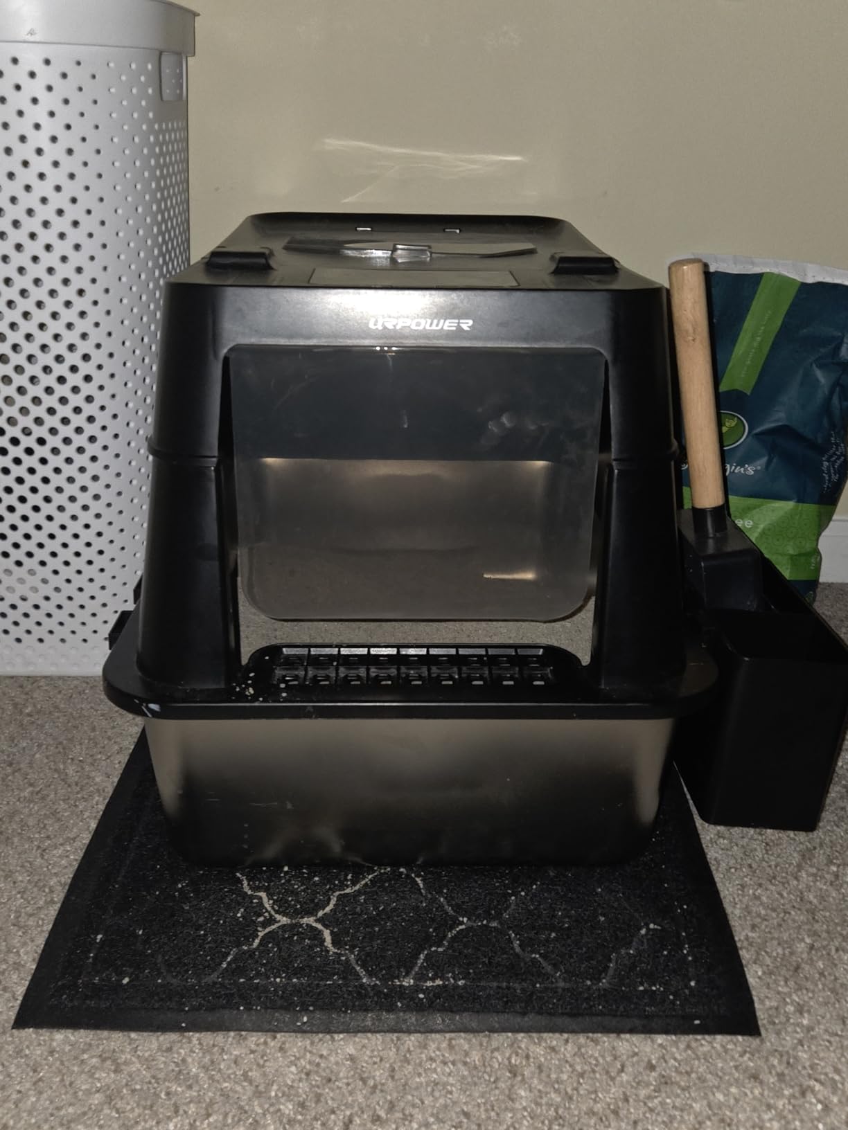 URPOWER Stainless Steel Cat Litter Box with 110° Flip-Top Lid Extra Large Enclosed Litter Box Non-Sticky Metal Pan with High Sided & Scoop, Odor Free, Front & Top Entry, Anti-Leakage, Easy Cleaning customer photo 1