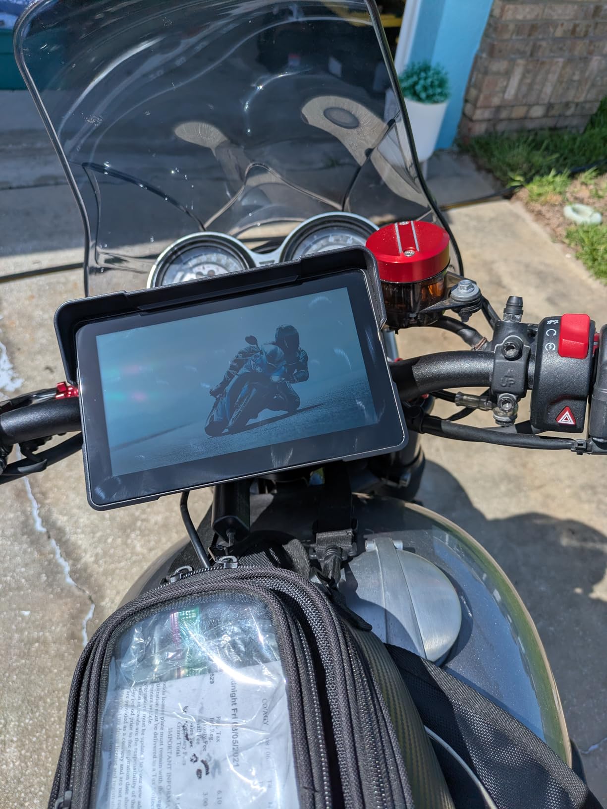 Wireless Motorcycle Apple Carplay, 7 Inch Portable Motor GPS Navigation with Apple Carplay & Android Auto, Siri & Google Assistant, Anti-Glare/Bluetooth 5.2/ Voice Control/ IP69K Waterproof Touchscreen customer photo 1