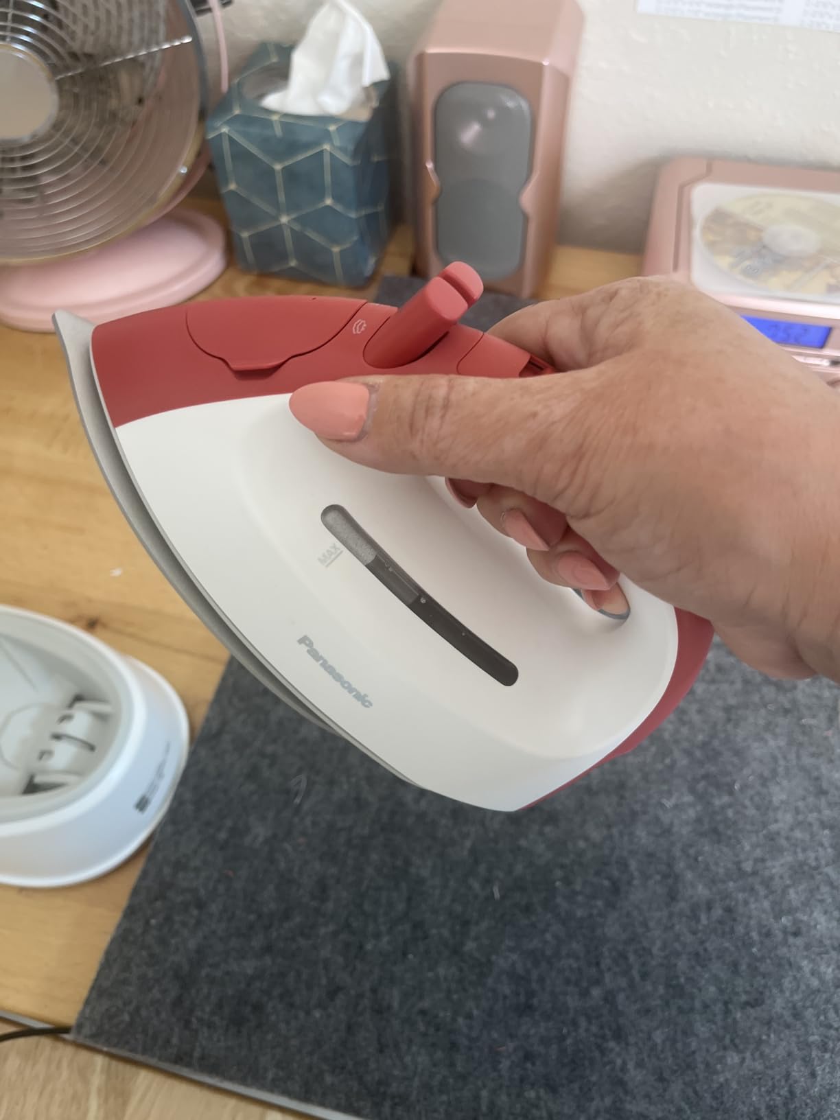 Panasonic Cordless Steam Iron, Compact, Light, with Charging Station NI-QL300G customer photo 1