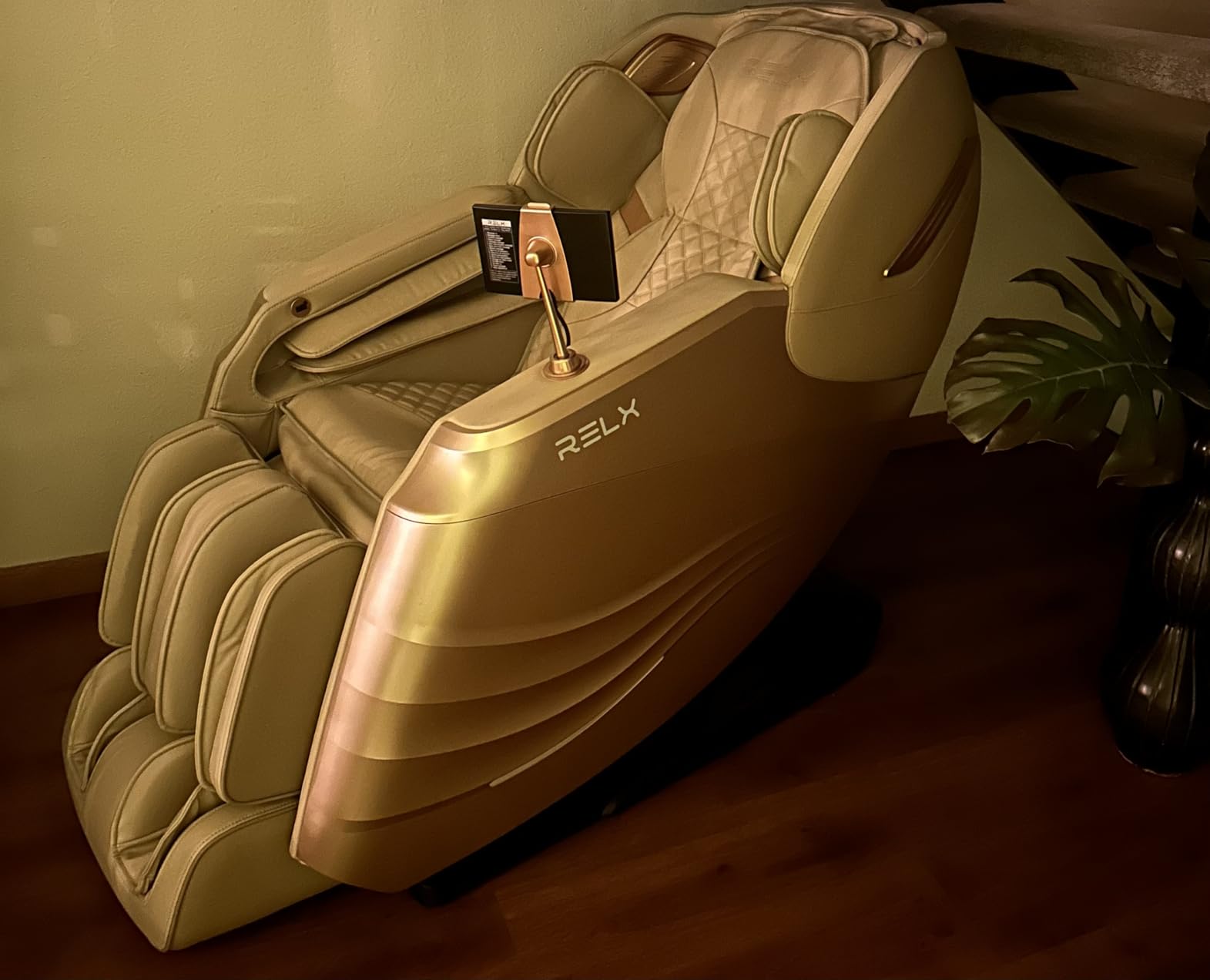 RELX Massage Chair Full Body, 20 Modes Zero Gravity SL-Track Shiatsu Massage Chair Built-in Heat System, Airbag Massage with Body Scan, Deep Yoga Stretch, Calfrest Extension and AI Control customer photo 1