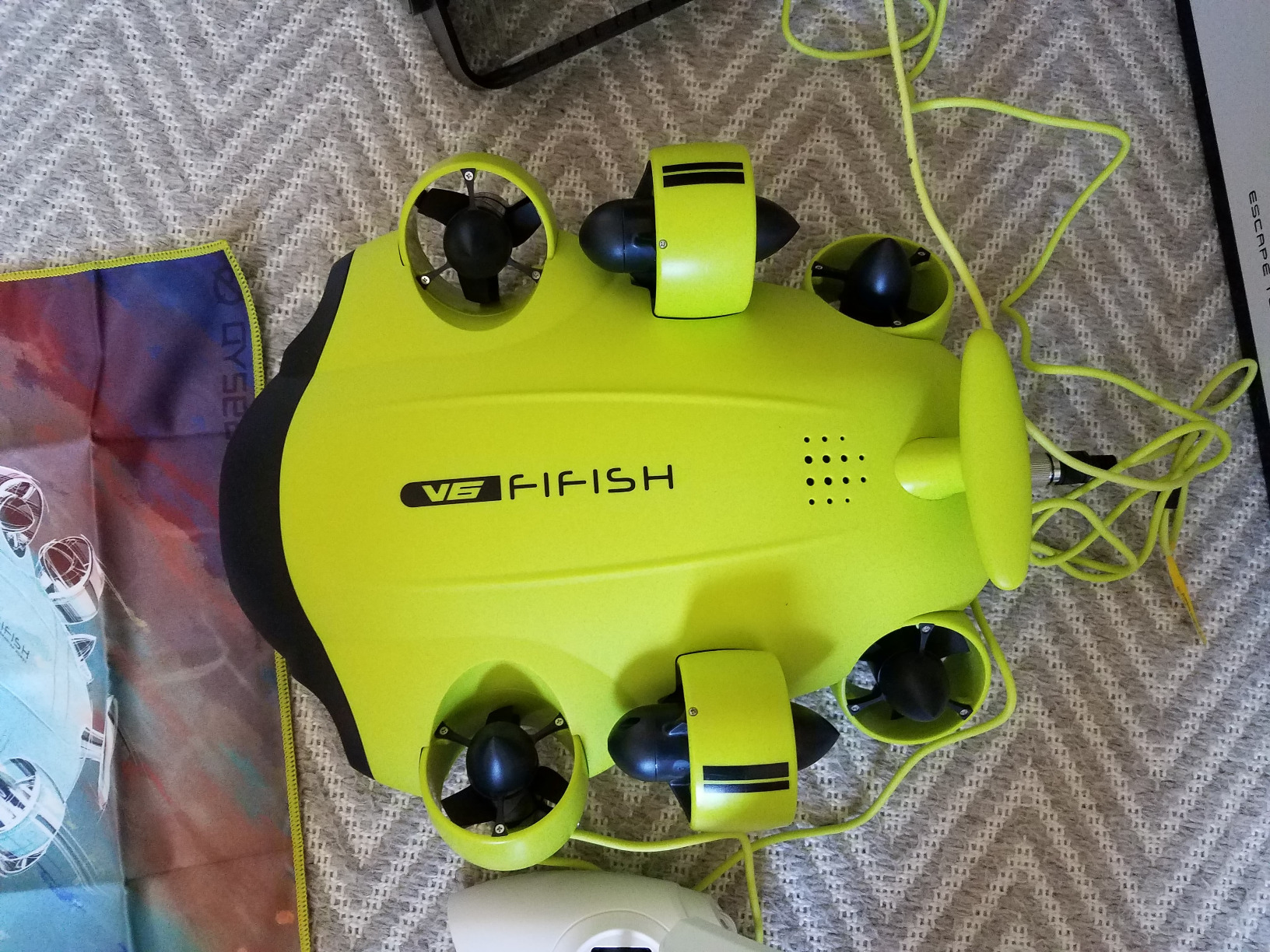 FIFISH V-EVO 4K60FPS Underwater Drone with Robotic Arm, with Removable SD Card, QYSEA AI Vision Lock 360 Degree Omnidirectional Movement Underwater ROV with Depth Hold, 330ft Dive customer photo 2