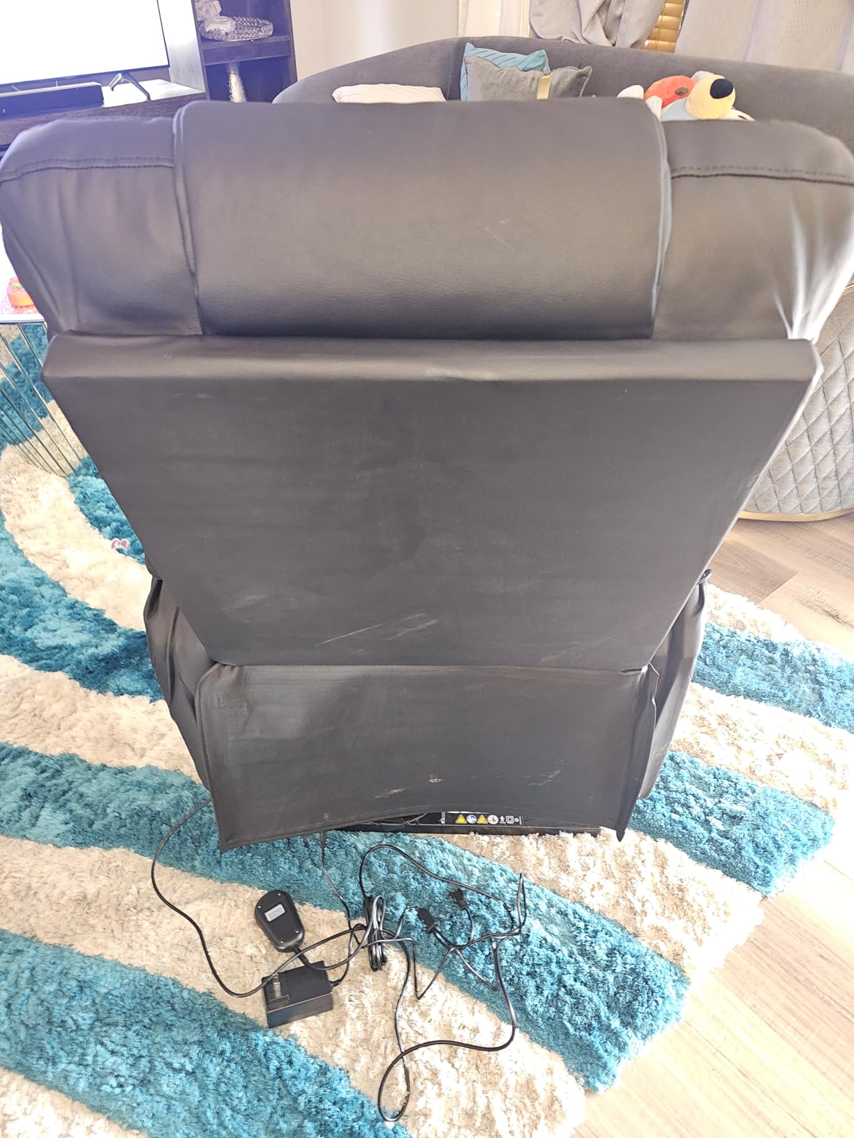 Brage Living Power Lift Recliner Chair for Elderly with Massage & Heat, 160° Adjustable PU Leather Electric Recliner with Remote, Cup Holders, Side Pockets, and Stand Assist for Living Room (Black) customer photo 1