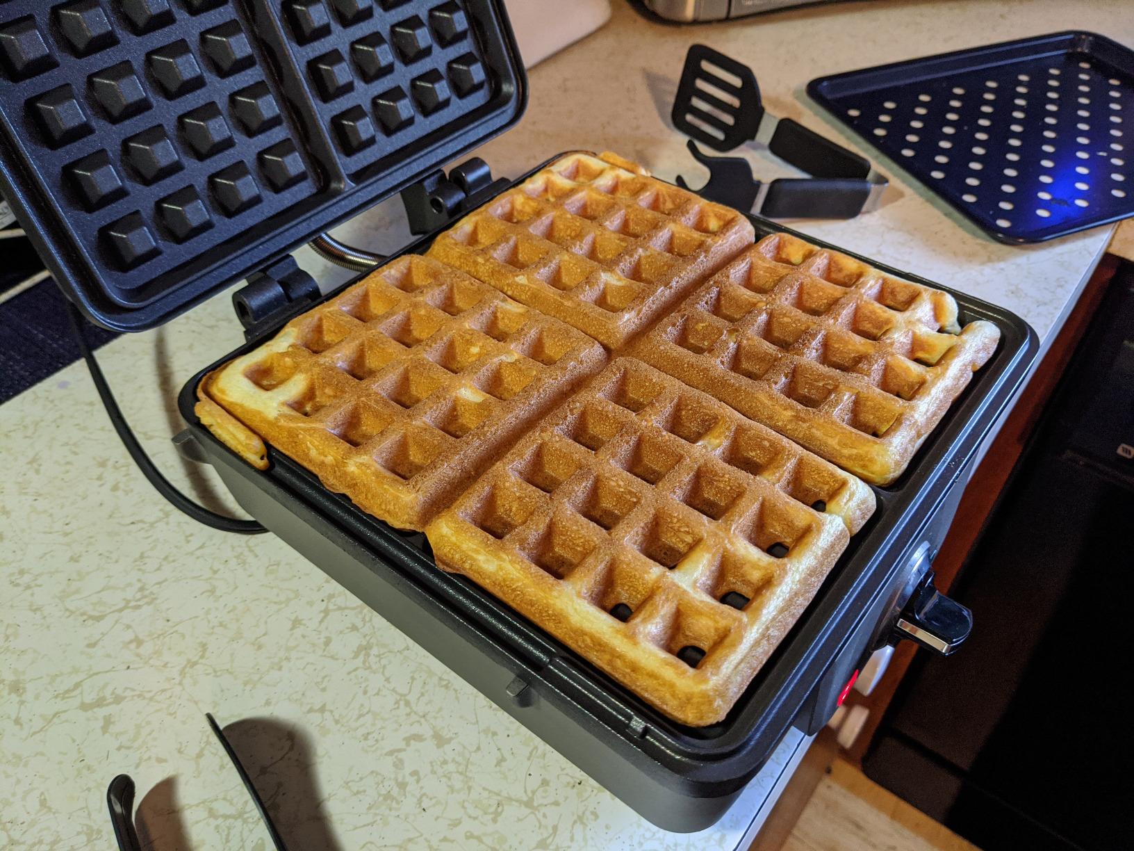 Cuisinart Belgian Waffle Maker with Pancake, Nonstick Plates, 6 Browning Levels, Ready Indicator Lights, Temperature Control, Deep Waffle Pockets, Brushed Stainless, WAF-300NAS customer photo 1