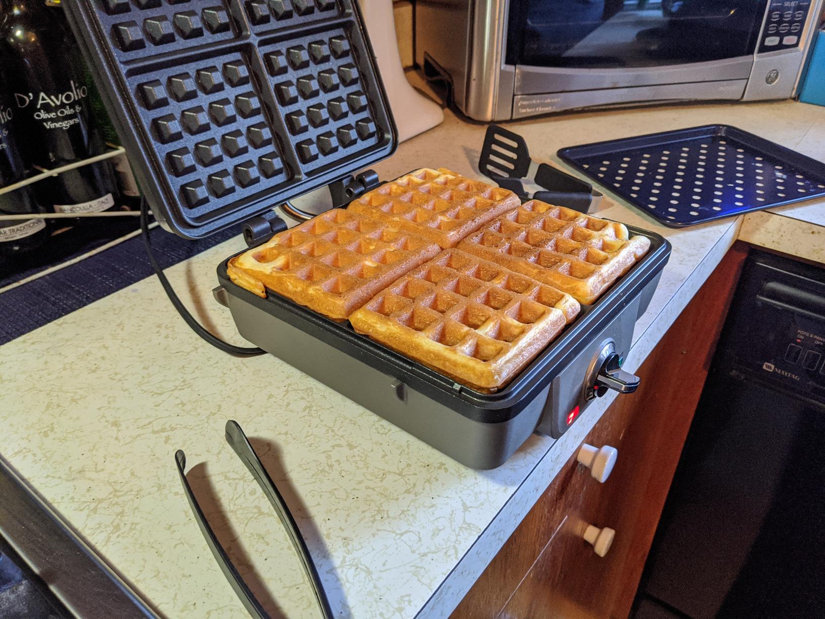 Cuisinart Belgian Waffle Maker with Pancake, Nonstick Plates, 6 Browning Levels, Ready Indicator Lights, Temperature Control, Deep Waffle Pockets, Brushed Stainless, WAF-300NAS customer photo 2