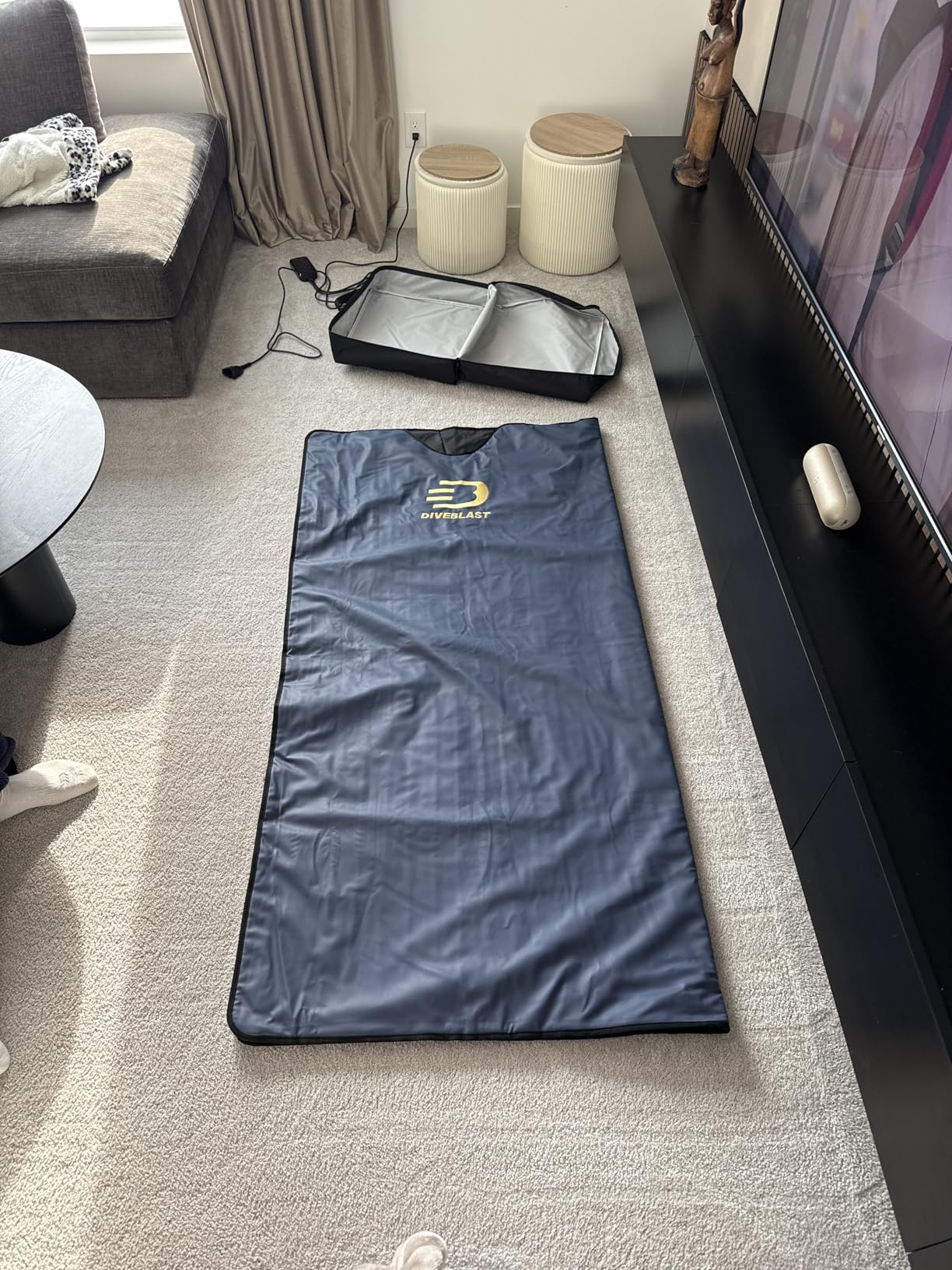 DIVEBLAST Near Zero EMF Far Infrared Sauna Blanket for Home - 71x35.6 Portable Infrared Sauna Bag for Weight Loss and Detox - Detoxify, Cleanse and Burn Up to 600 Calories per Session - Dark Blue customer photo 1