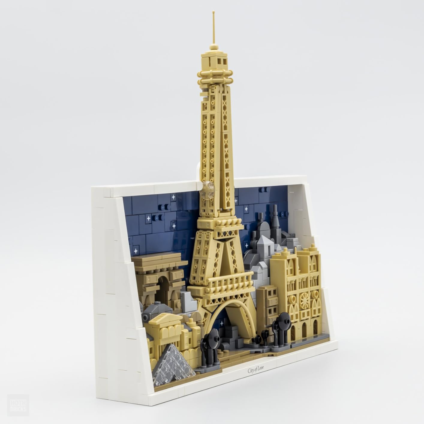 LEGO Architecture Paris - City of Love Building Set for Adults - Gift for Birthdays - Office or Bedroom Decor for Women & Men, Ages 18+ - W/Frame for Display - 21064 customer photo 1